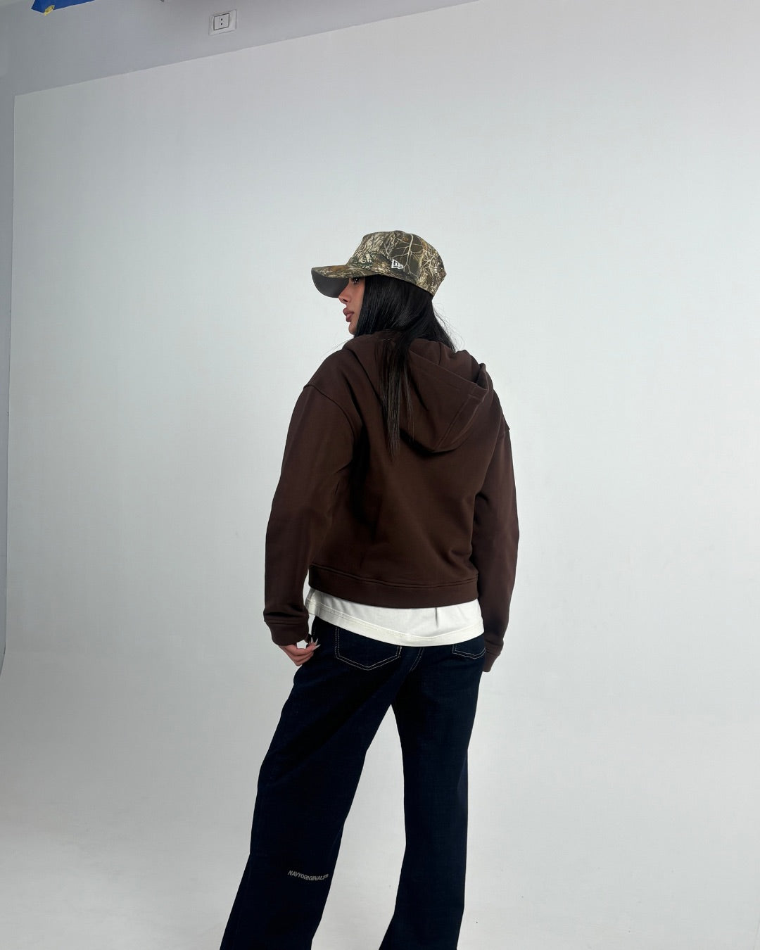 BROWN ESSENTIAL ZIP UP