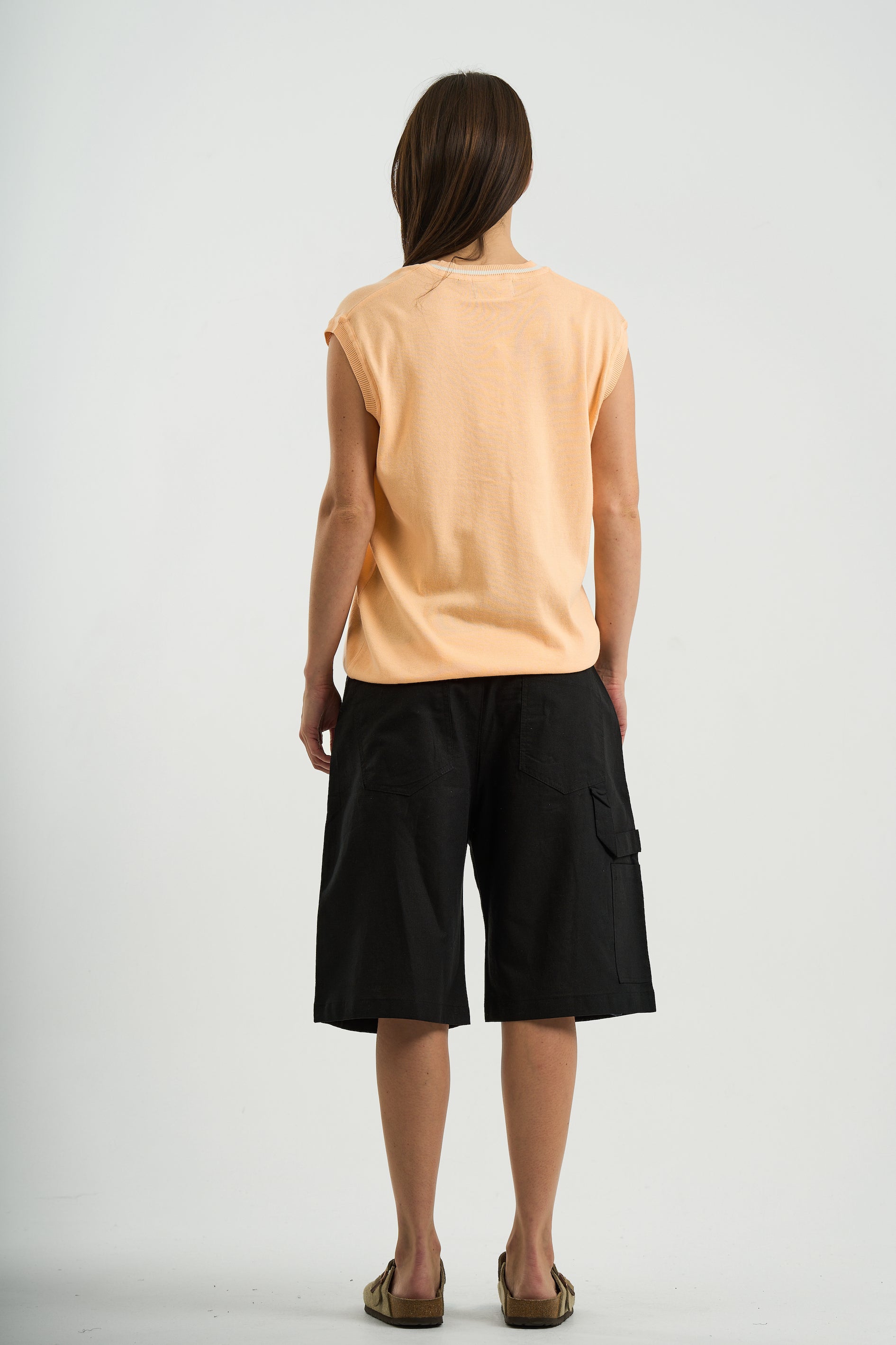 ORANGE KNITTED VEST