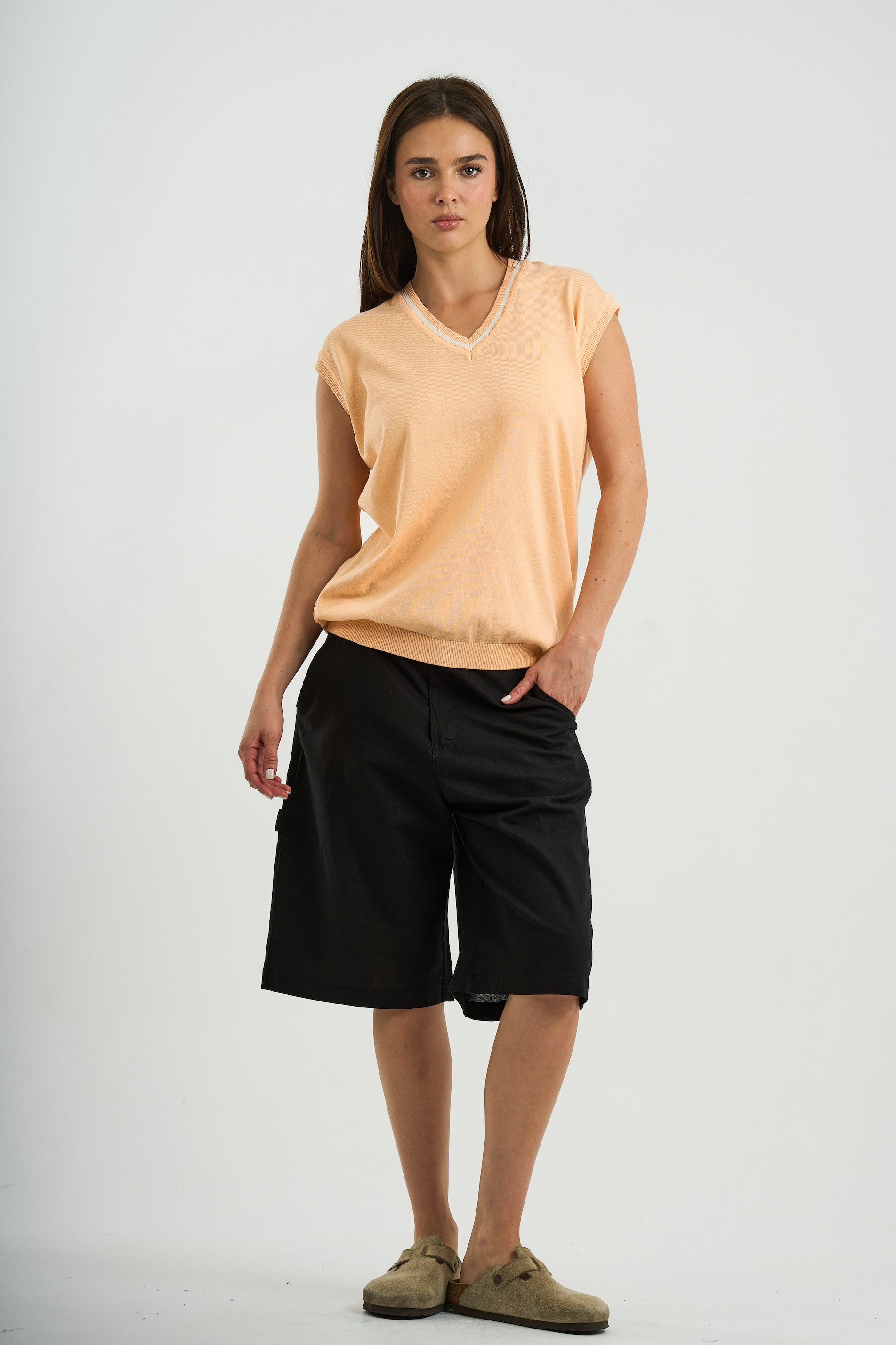 ORANGE KNITTED VEST