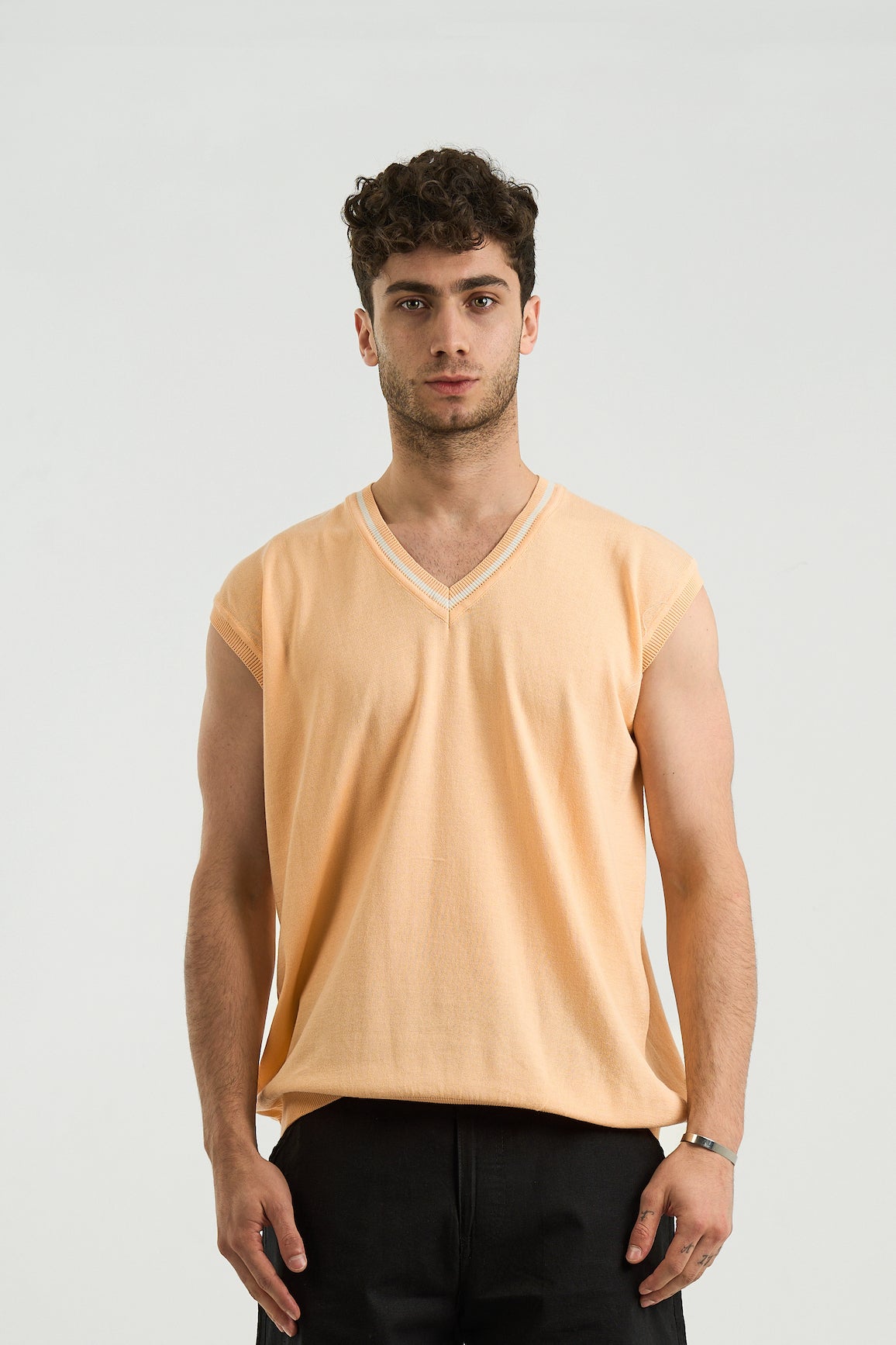 ORANGE KNITTED VEST