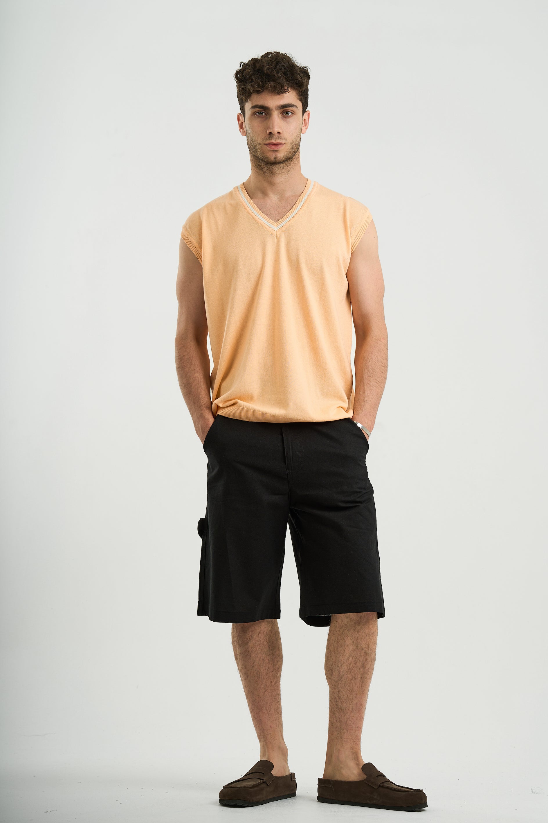 ORANGE KNITTED VEST