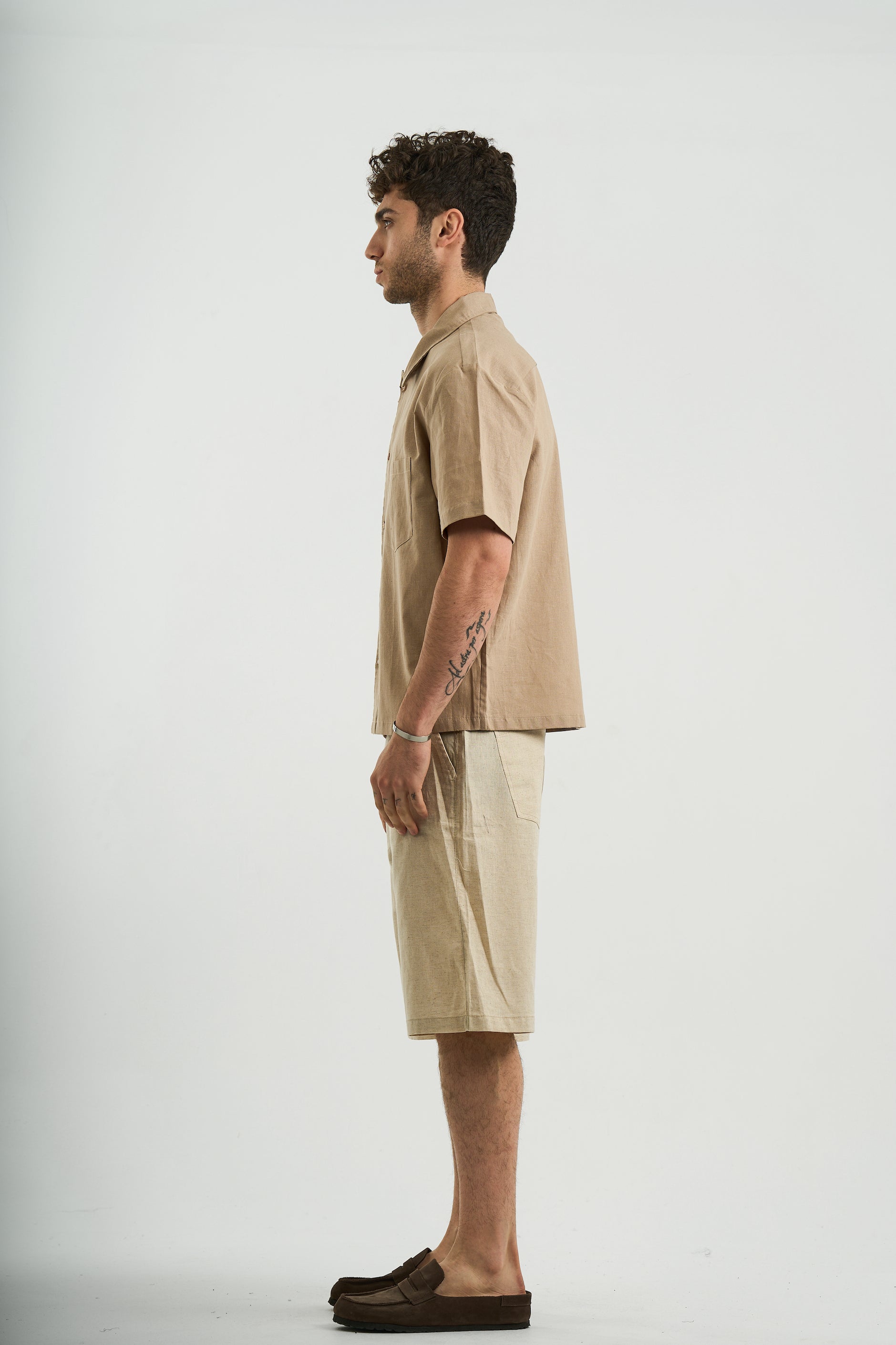 BROWN SHORT SLEEVE SHIRT