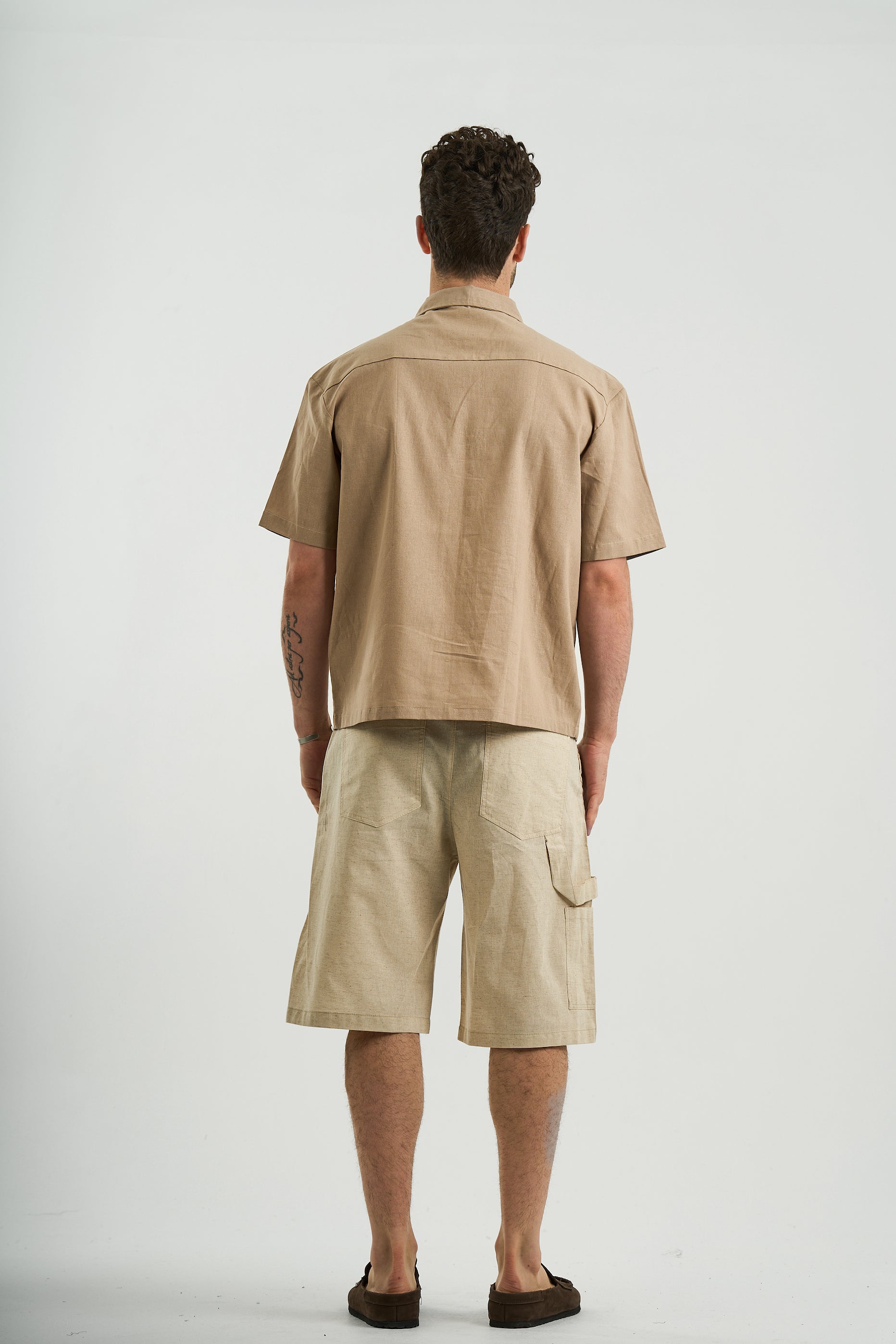 BROWN SHORT SLEEVE SHIRT