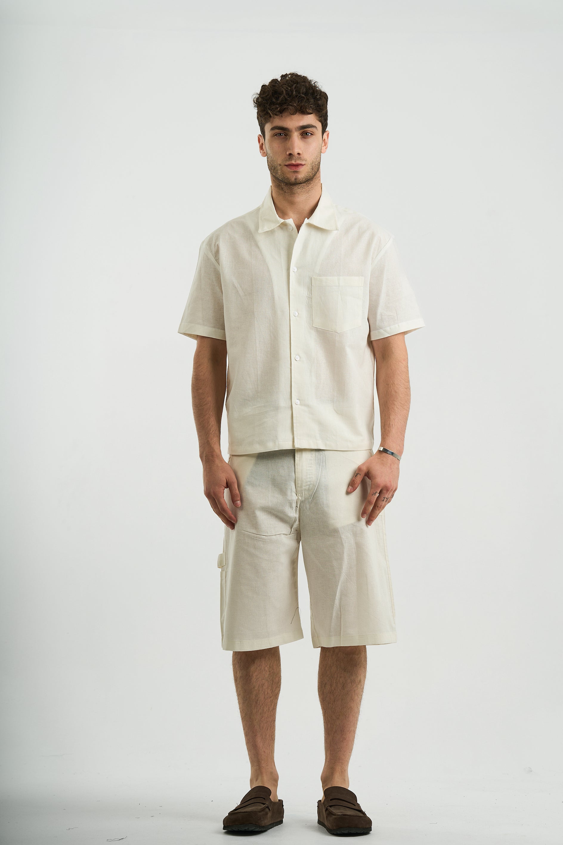WHITE SHORT SLEEVE SHIRT