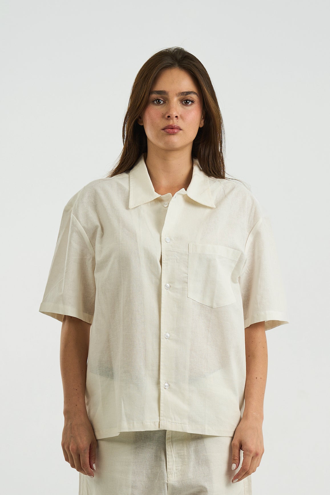 WHITE SHORT SLEEVE SHIRT