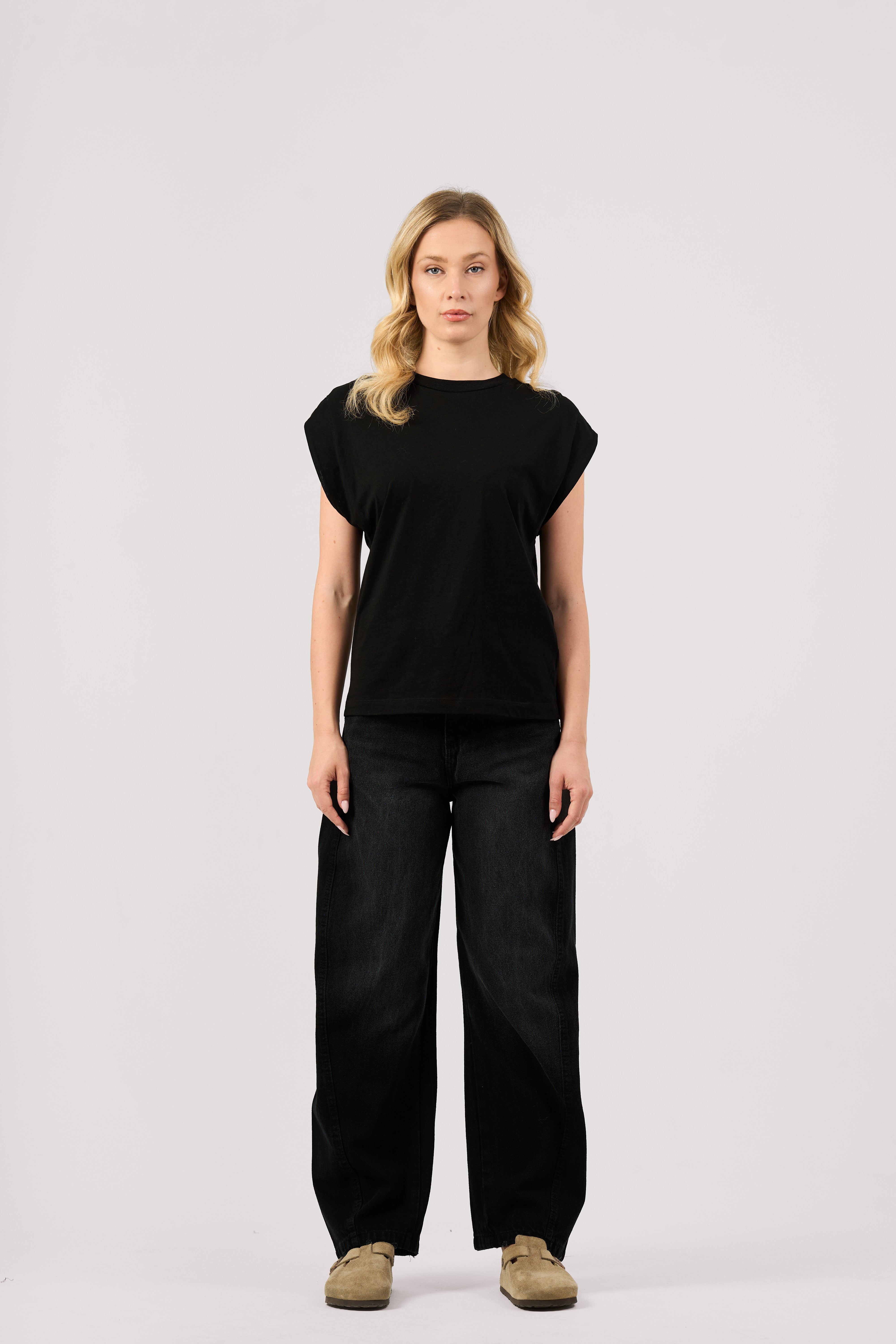 BLACK VINTAGE BALLOON JEANS