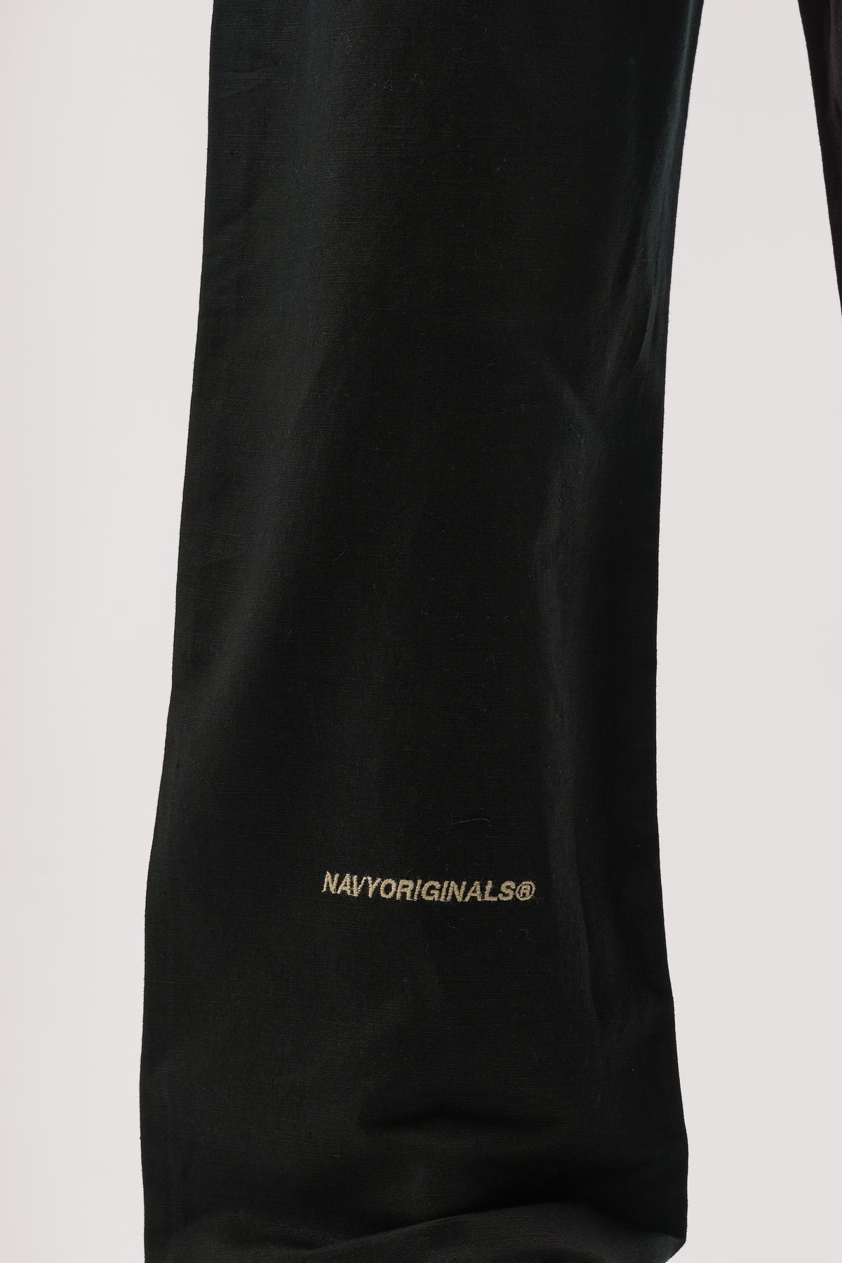 BLACK PLEATED LINEN PANTS