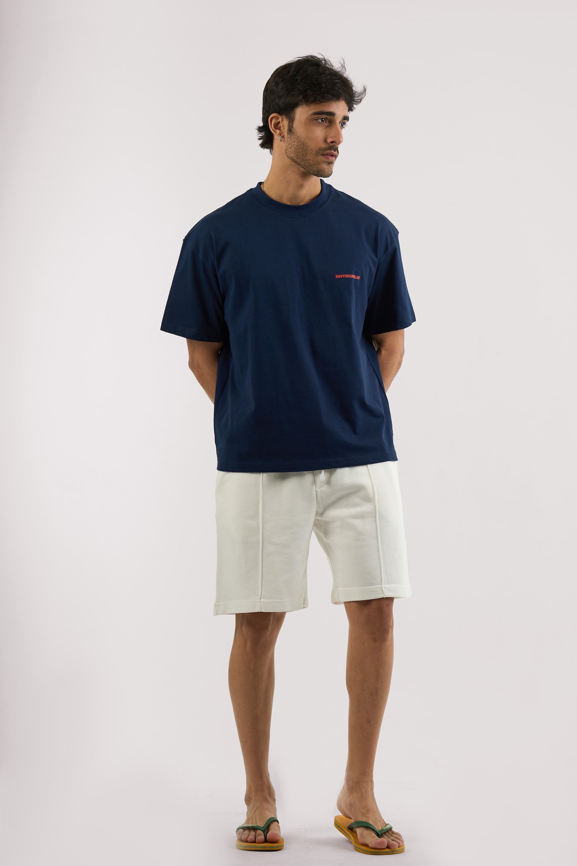 WHITE ESSENTIAL SHORT