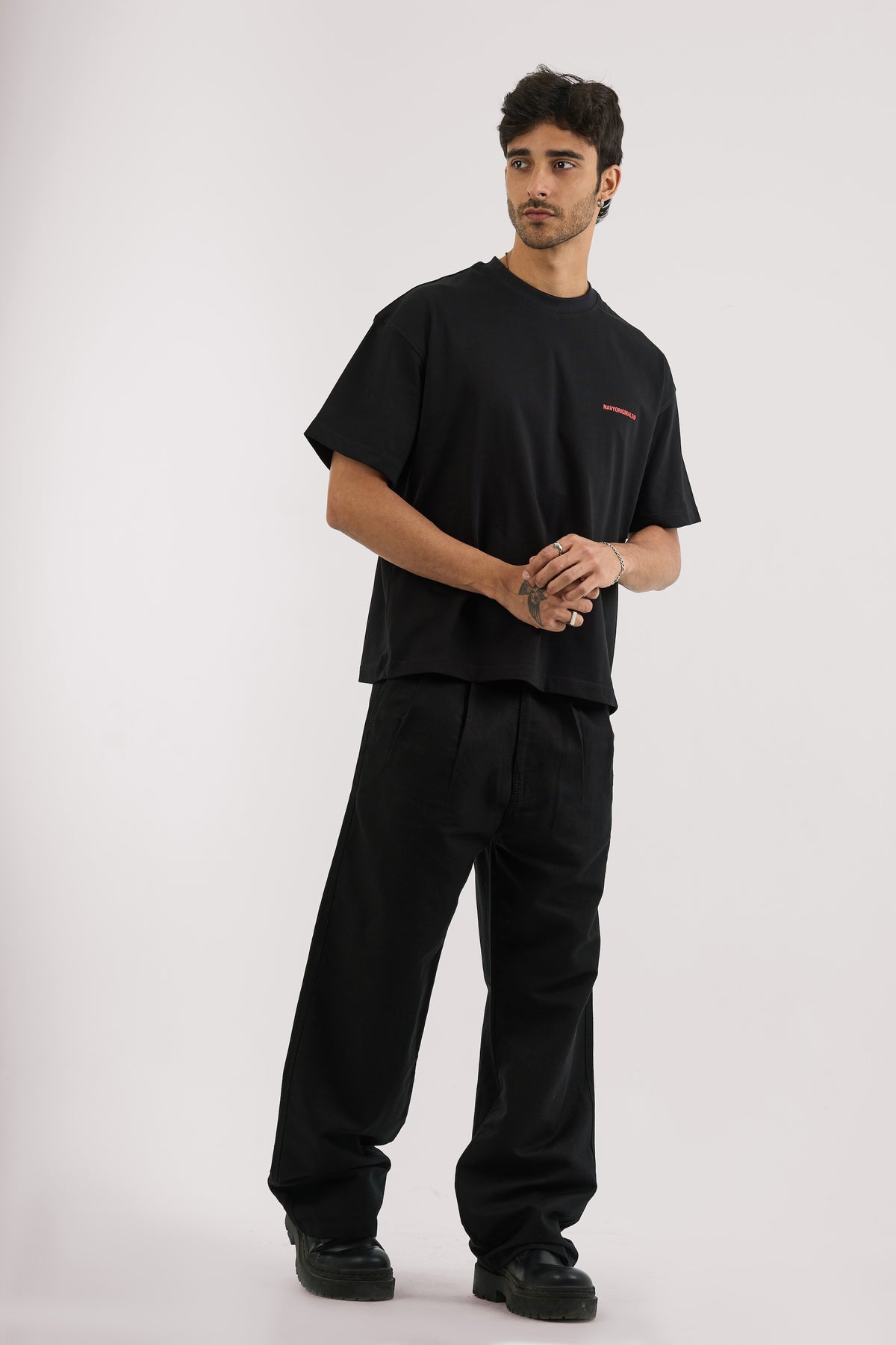 BLACK PLEATED LINEN PANTS
