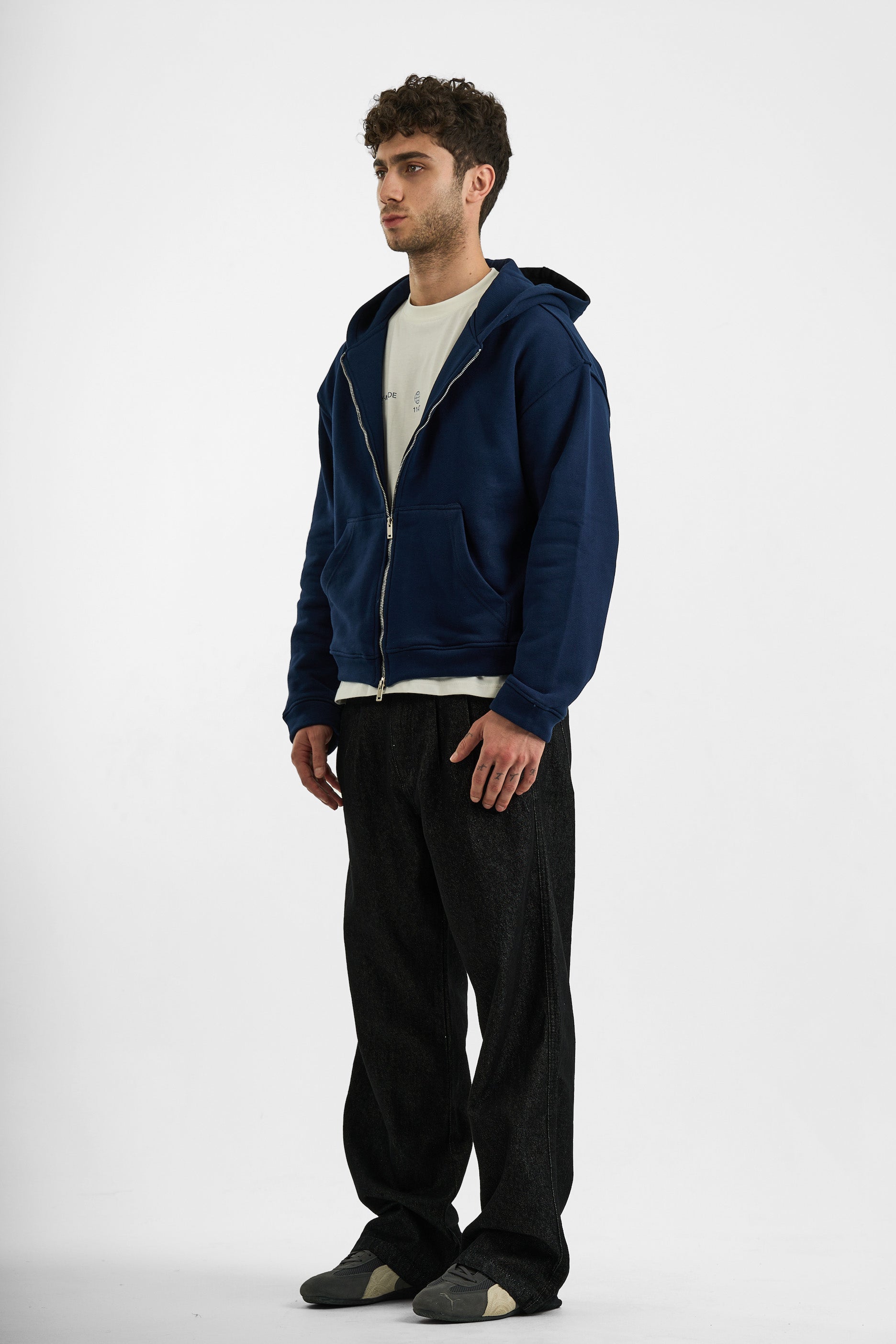 RAW BLACK DOUBLE PLEATED JEANS