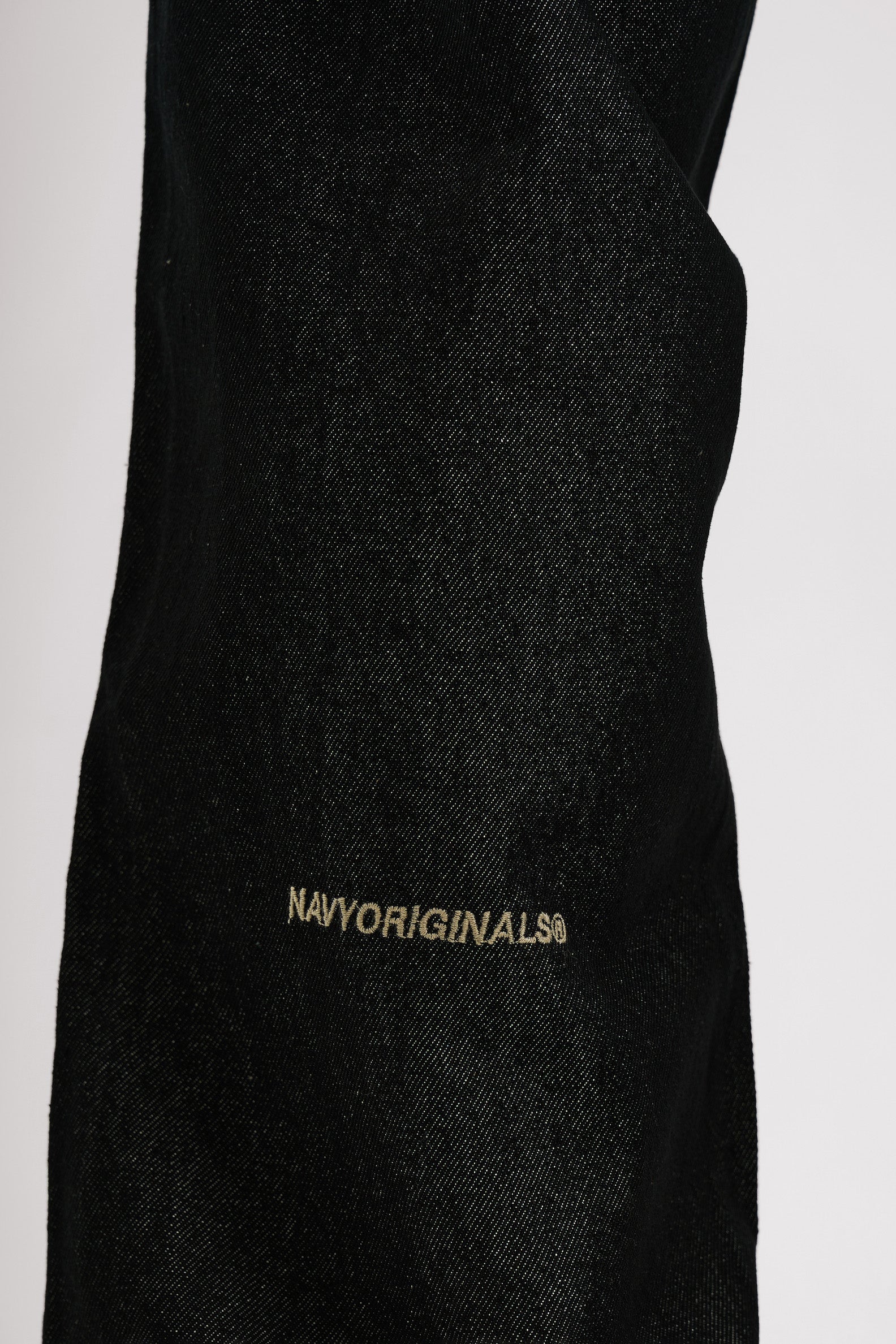 RAW BLACK DOUBLE PLEATED JEANS
