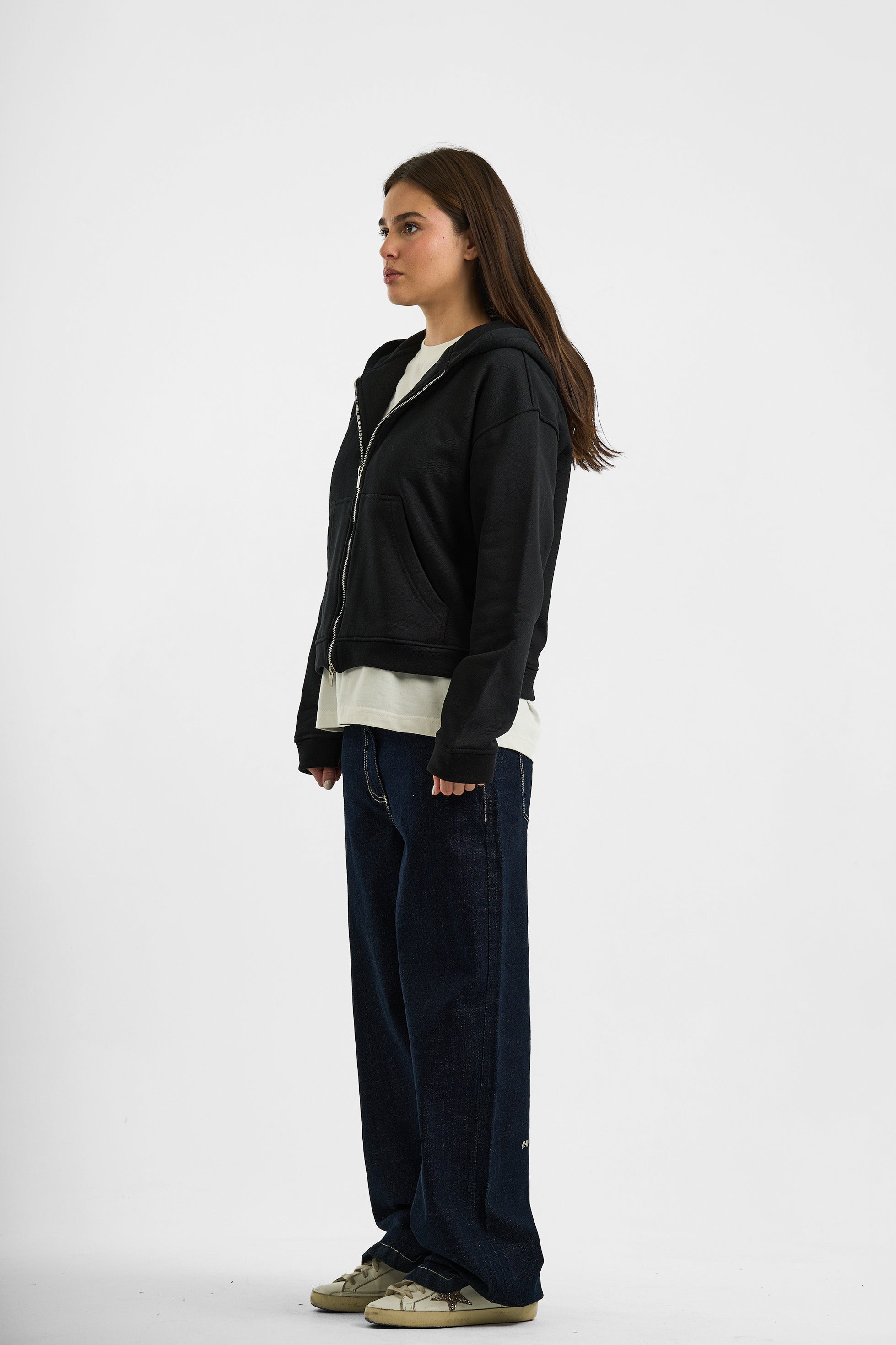 BLACK ESSENTIAL ZIP UP