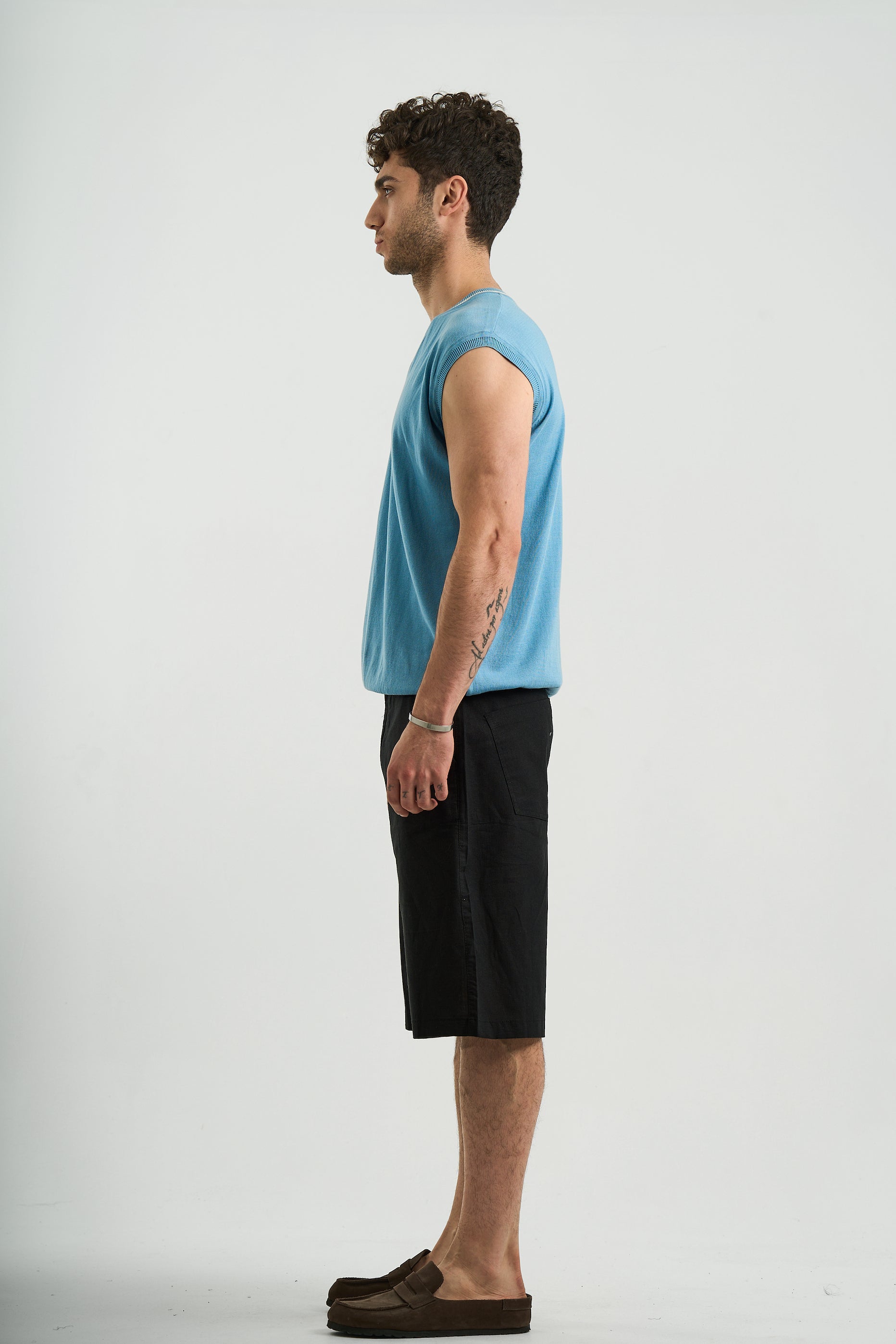 BLUE KNITTED VEST