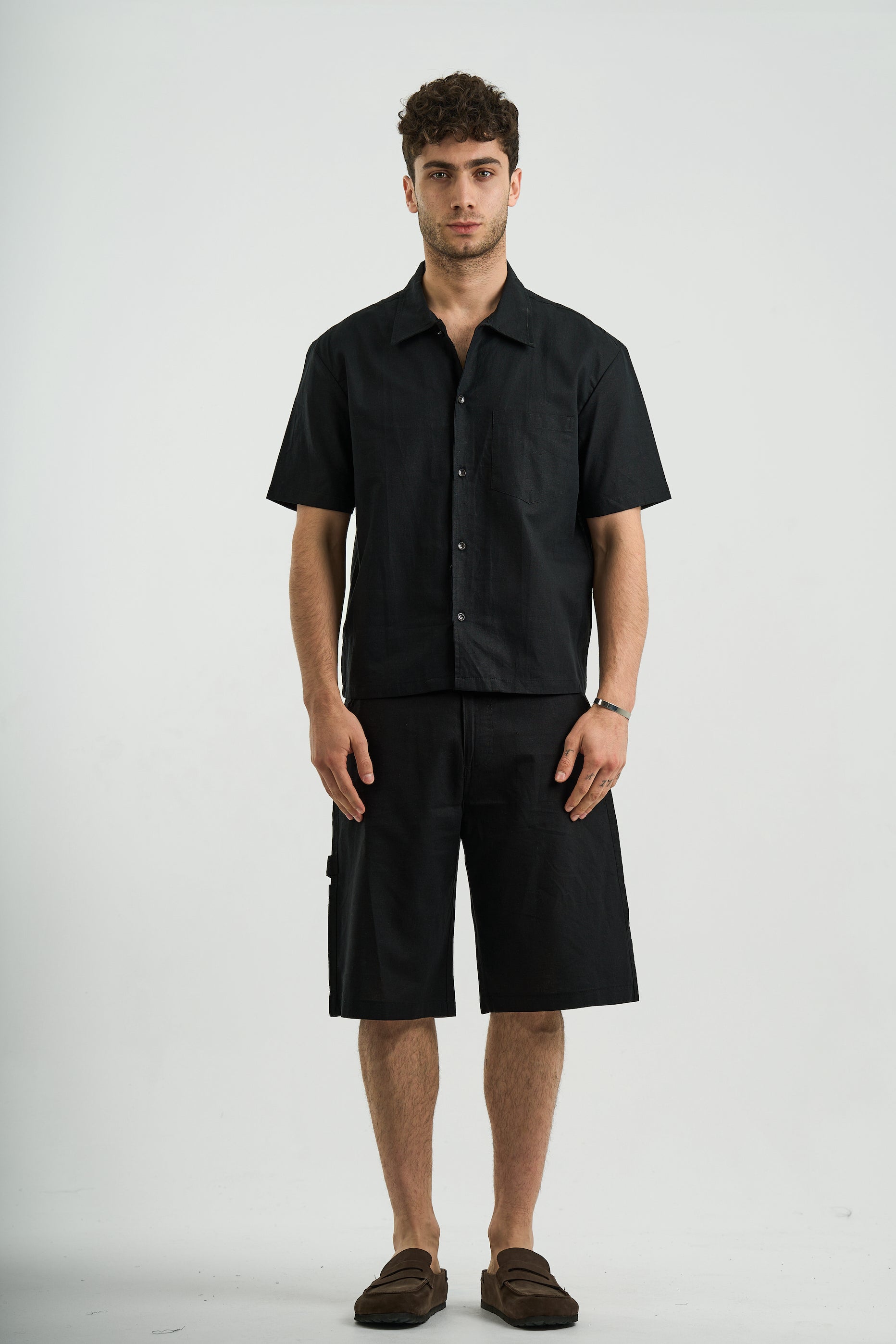 BLACK SHORT SLEEVE SHIRT