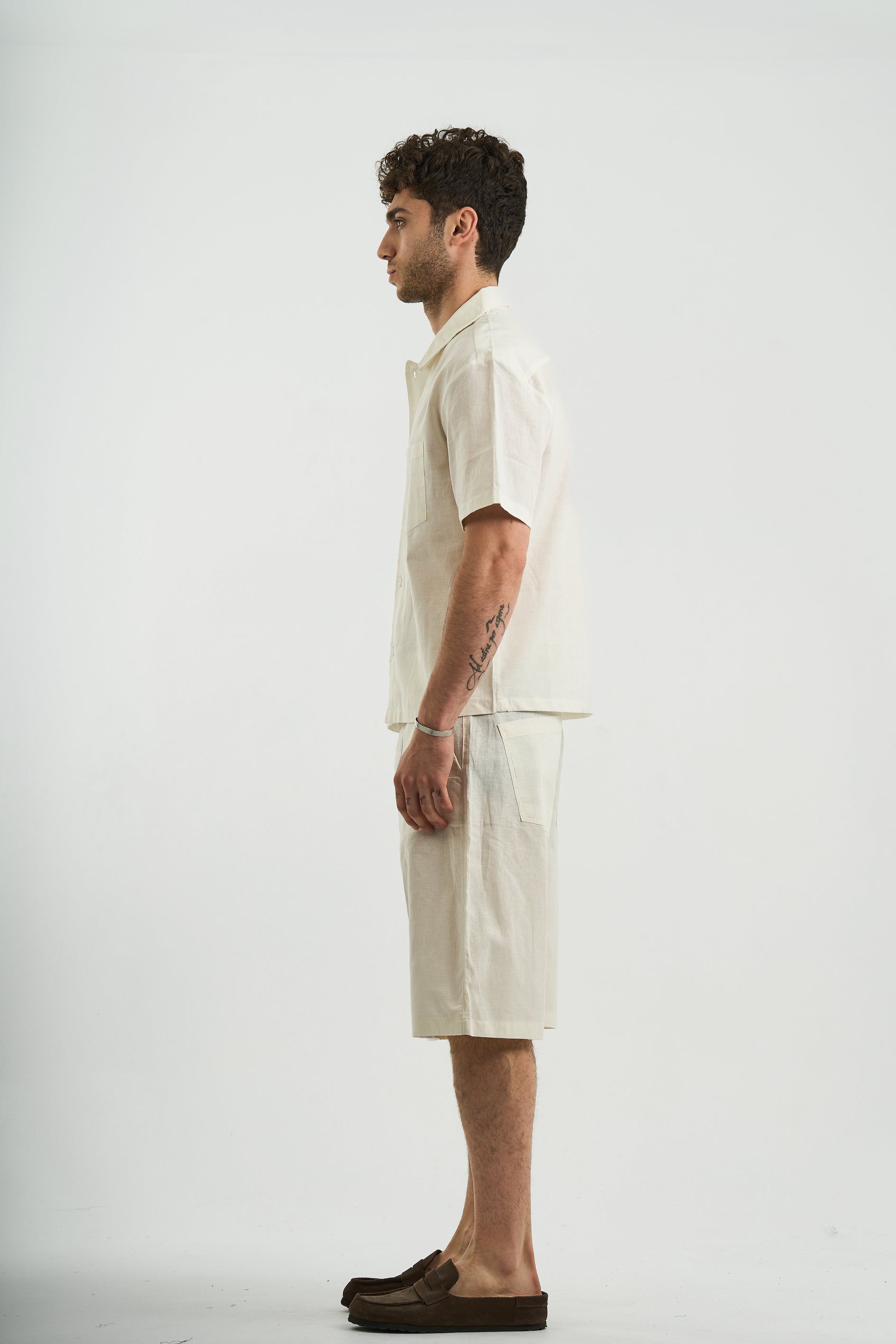 WHITE SHORT SLEEVE SHIRT