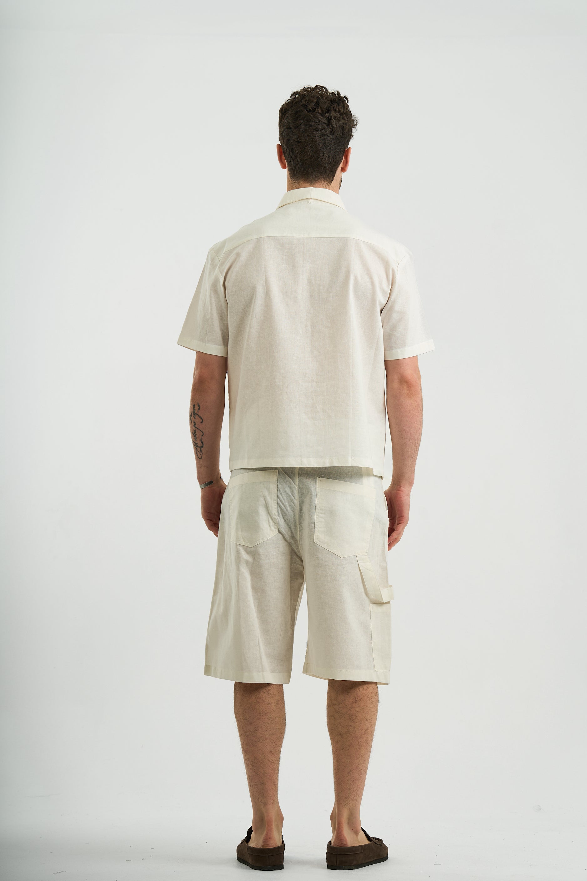 WHITE SHORT SLEEVE SHIRT