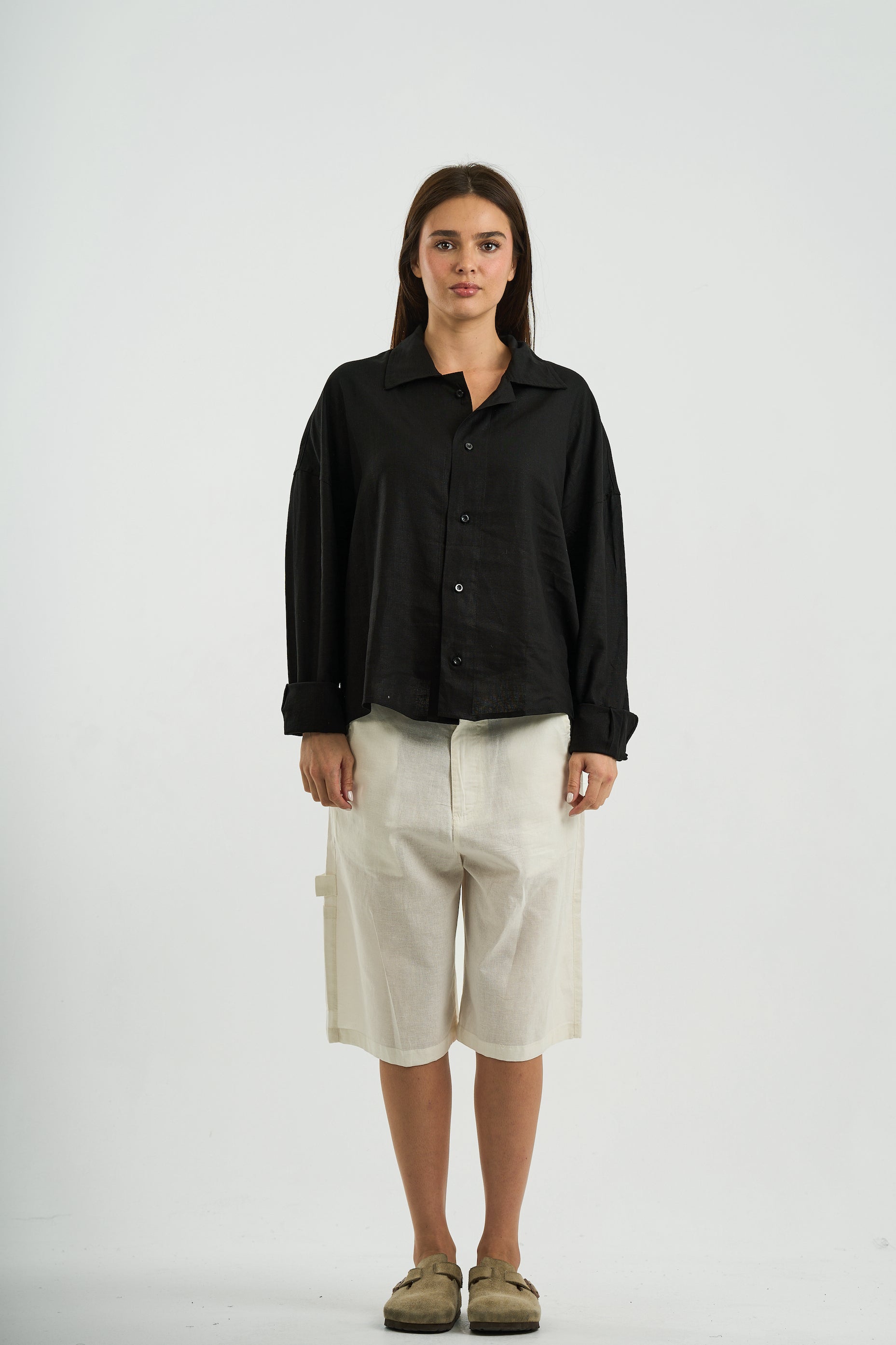 WHITE LINEN SHORT