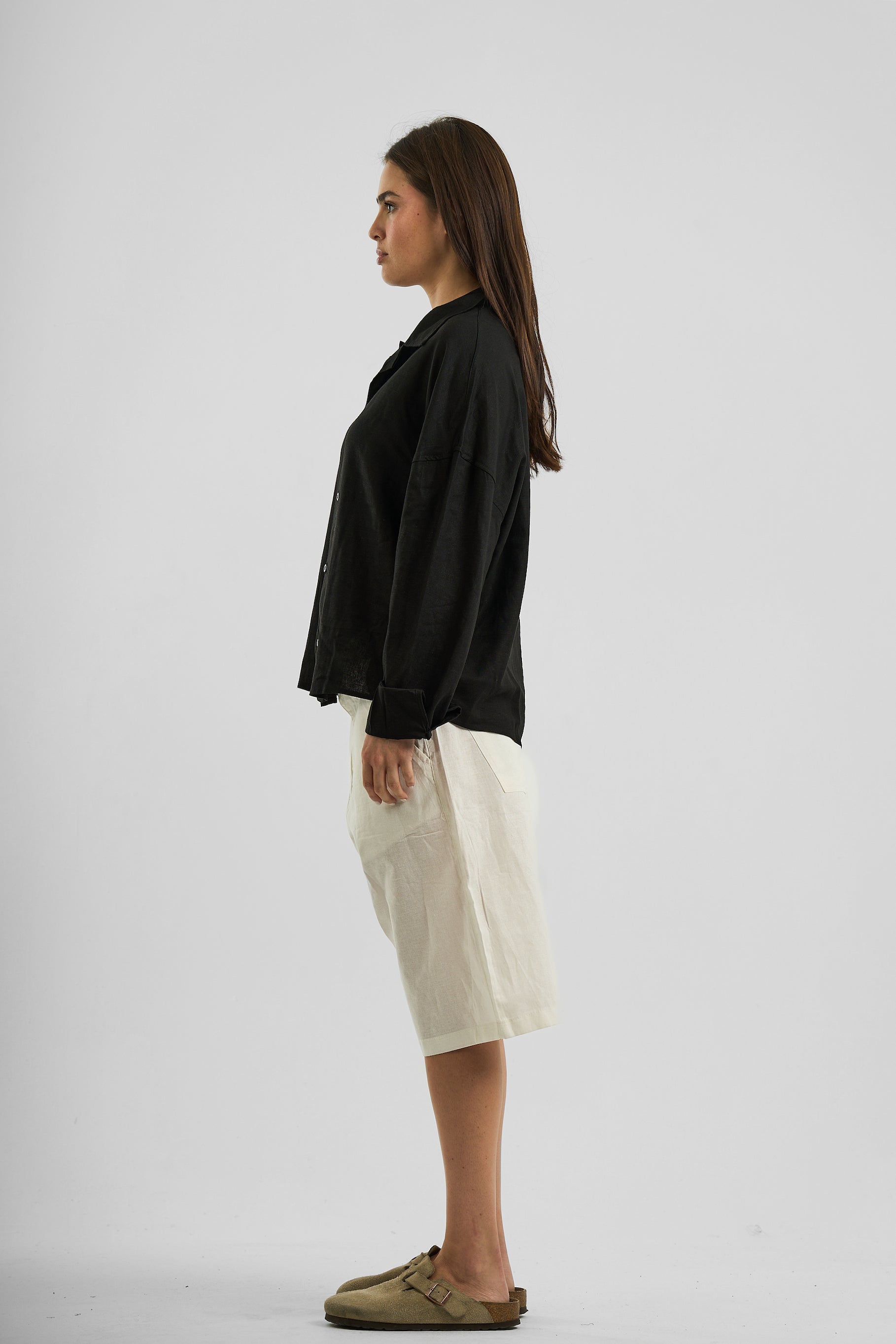 WHITE LINEN SHORT