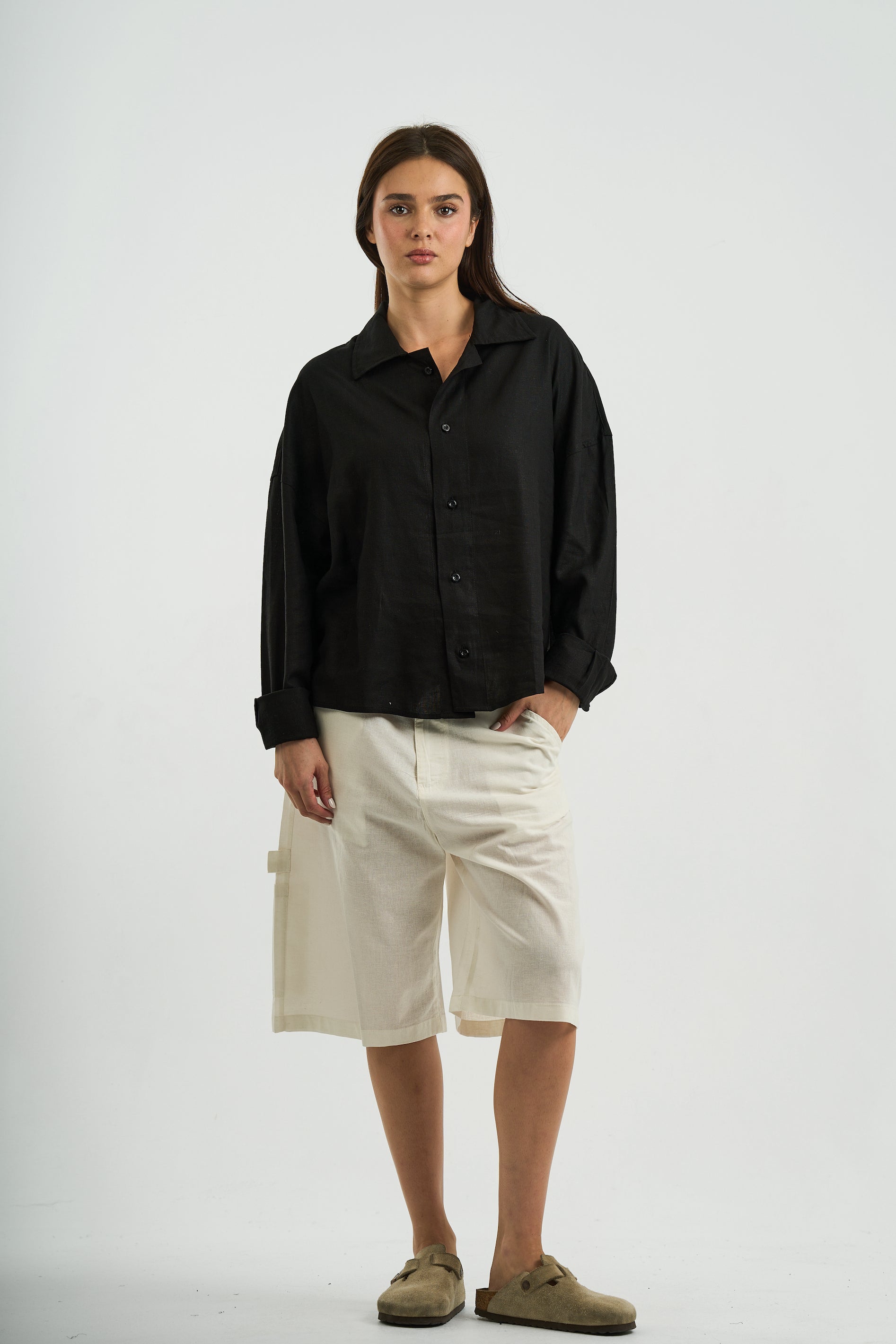 WHITE LINEN SHORT