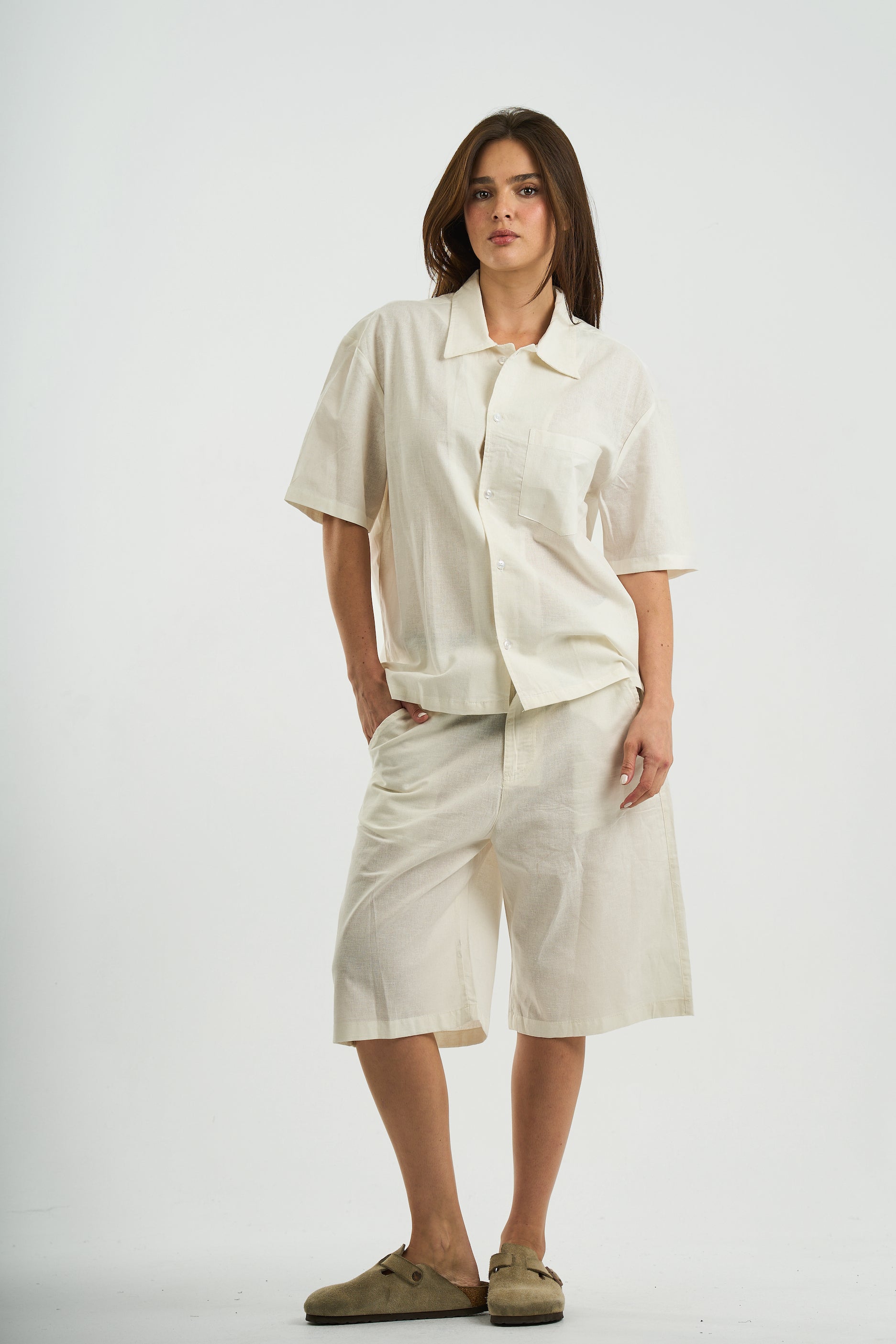 WHITE SHORT SLEEVE SHIRT