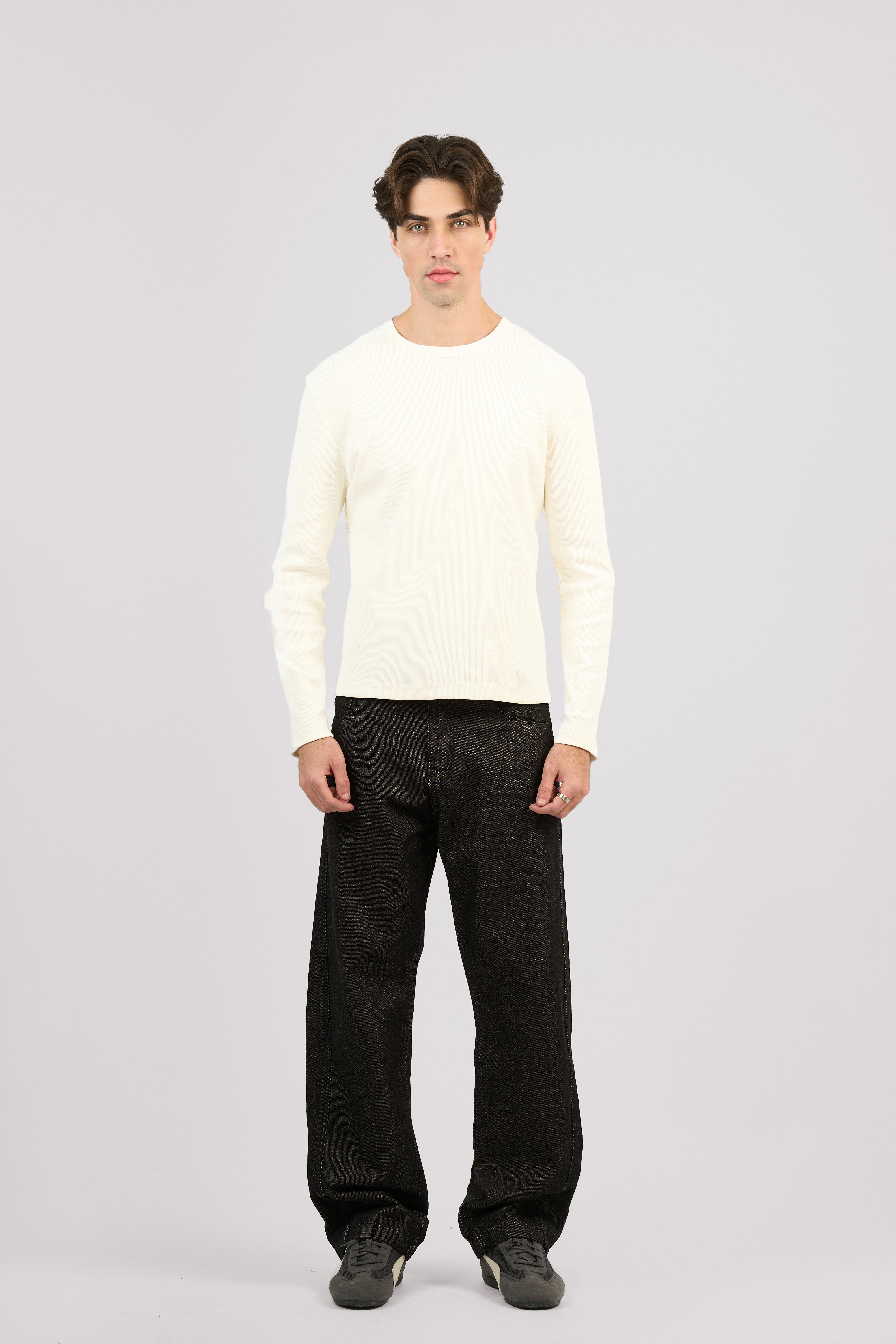WHITE LONG SLEEVE RIBBED TSHIRT