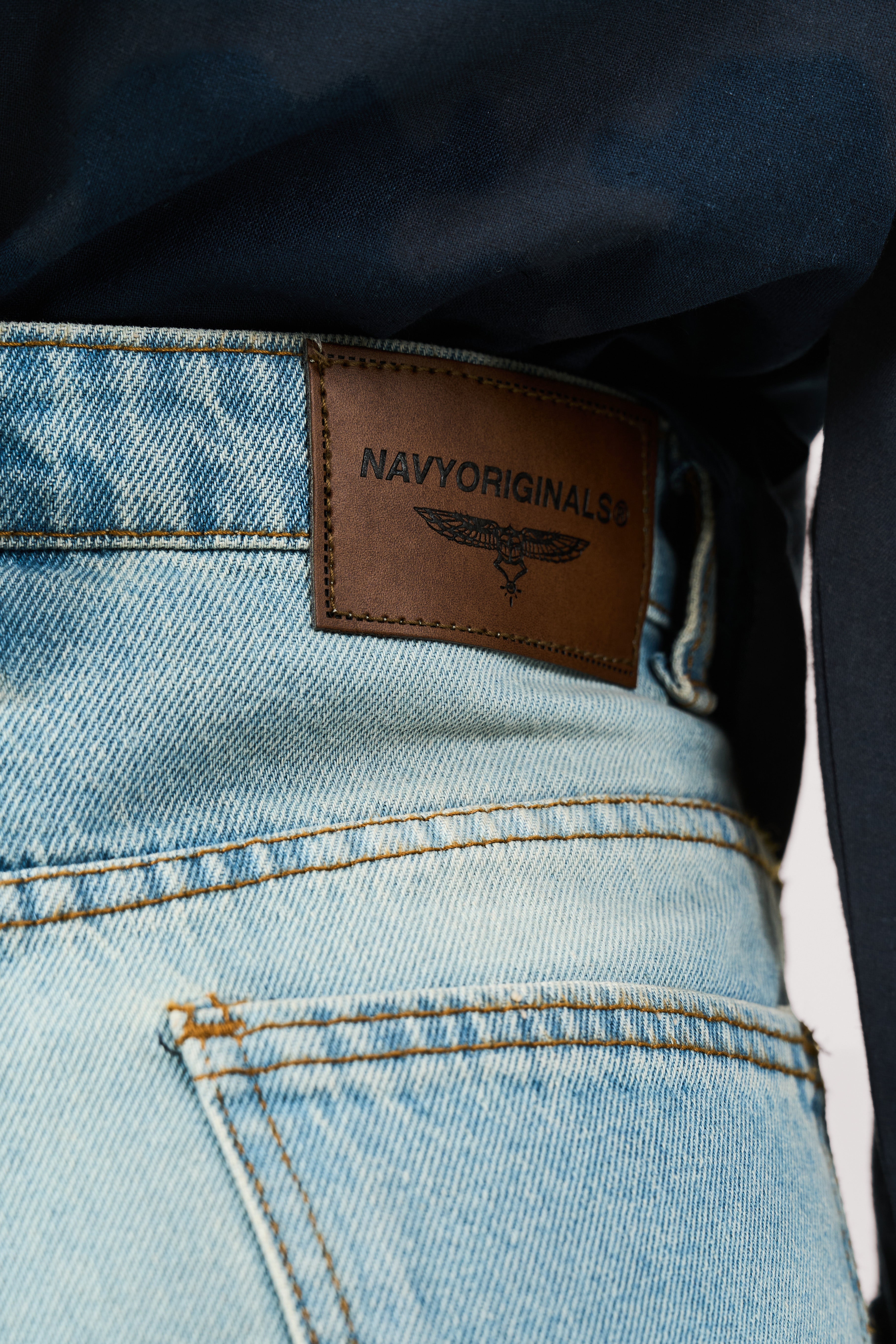 LIGHT BLUE BALLOON JEANS