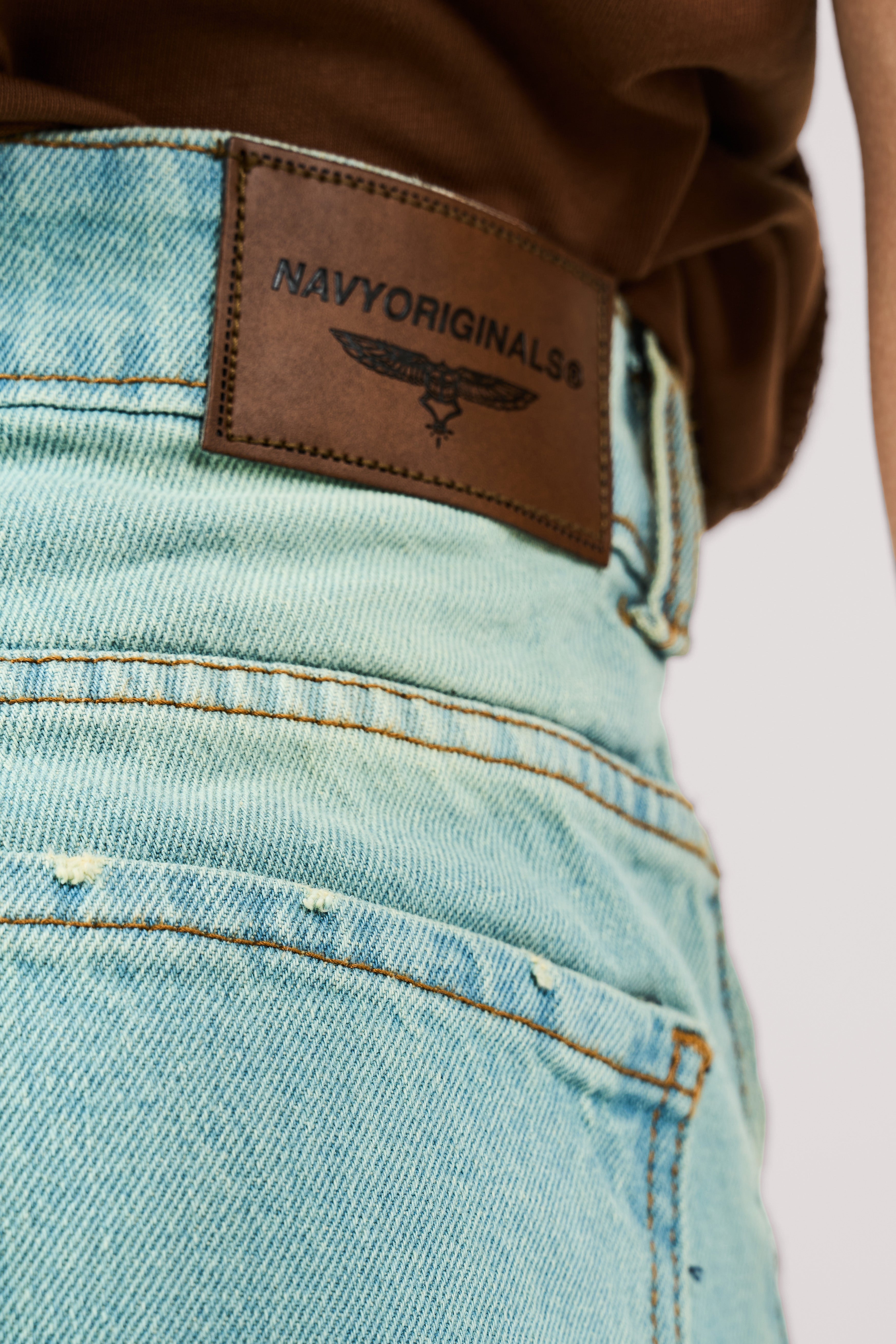 LIGHT BLUE BAGGY JEANS