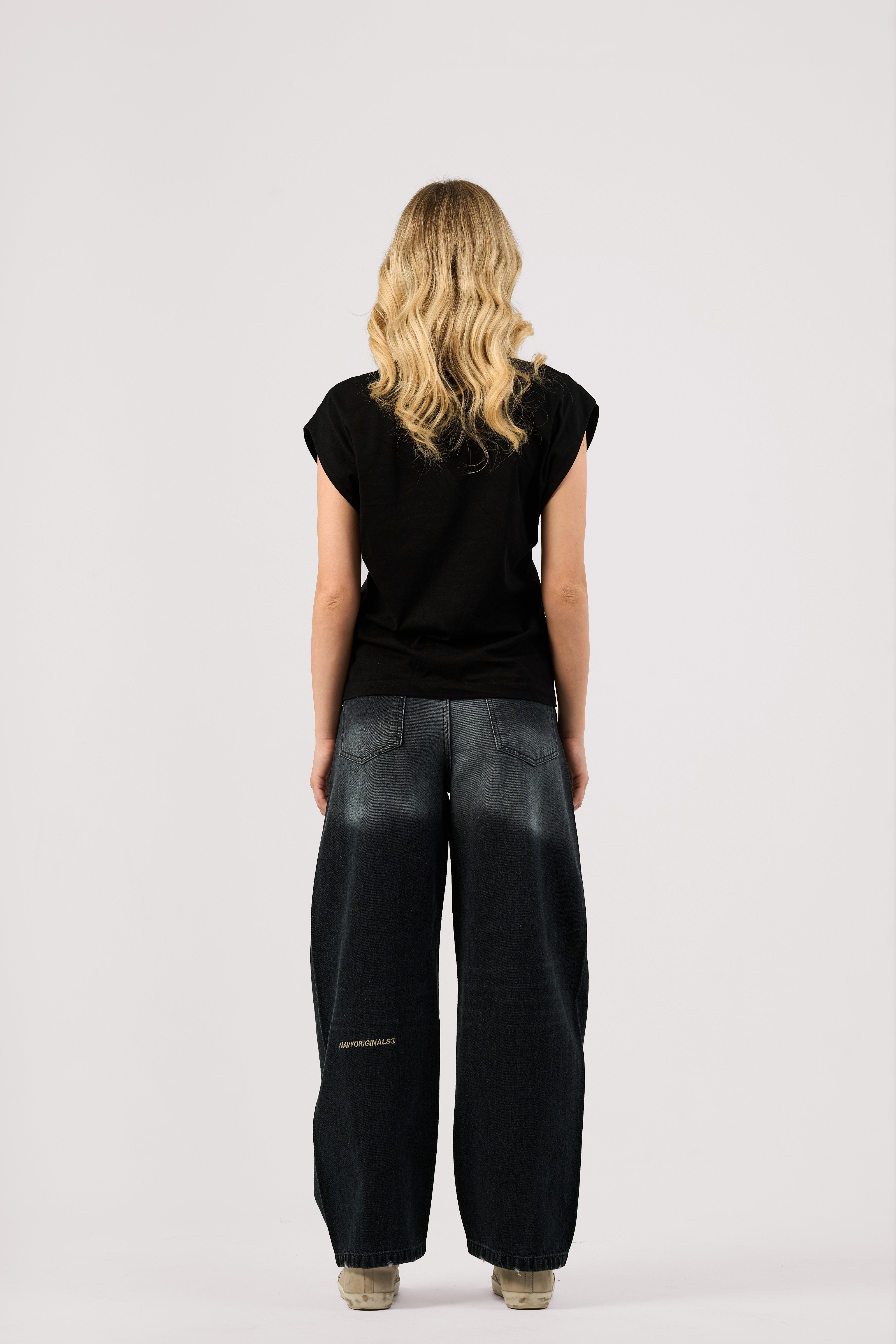 WASHED BLACK BALLOON JEANS