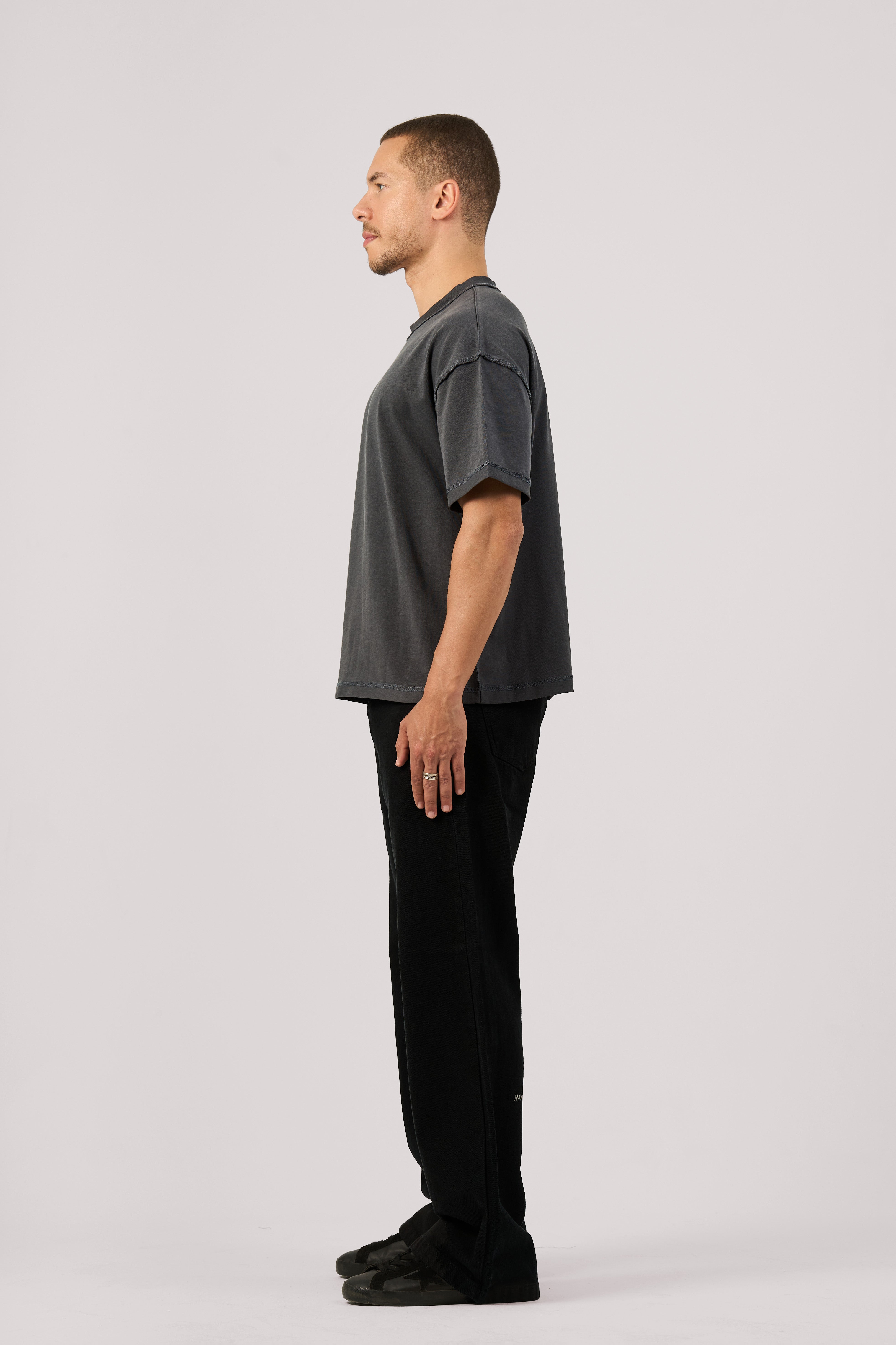 BLACK BAGGY JEANS