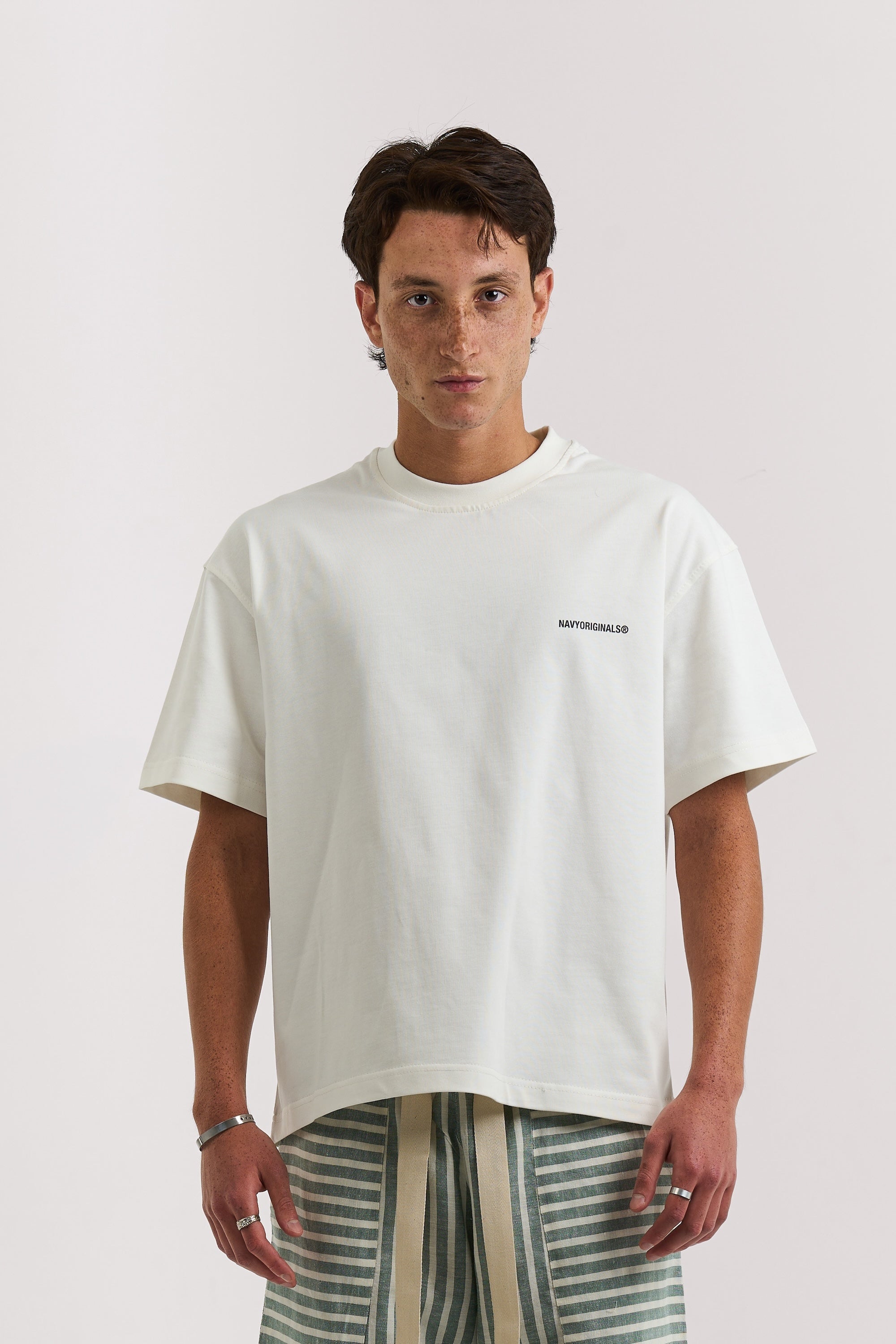 WHITE BASIC T-SHIRT