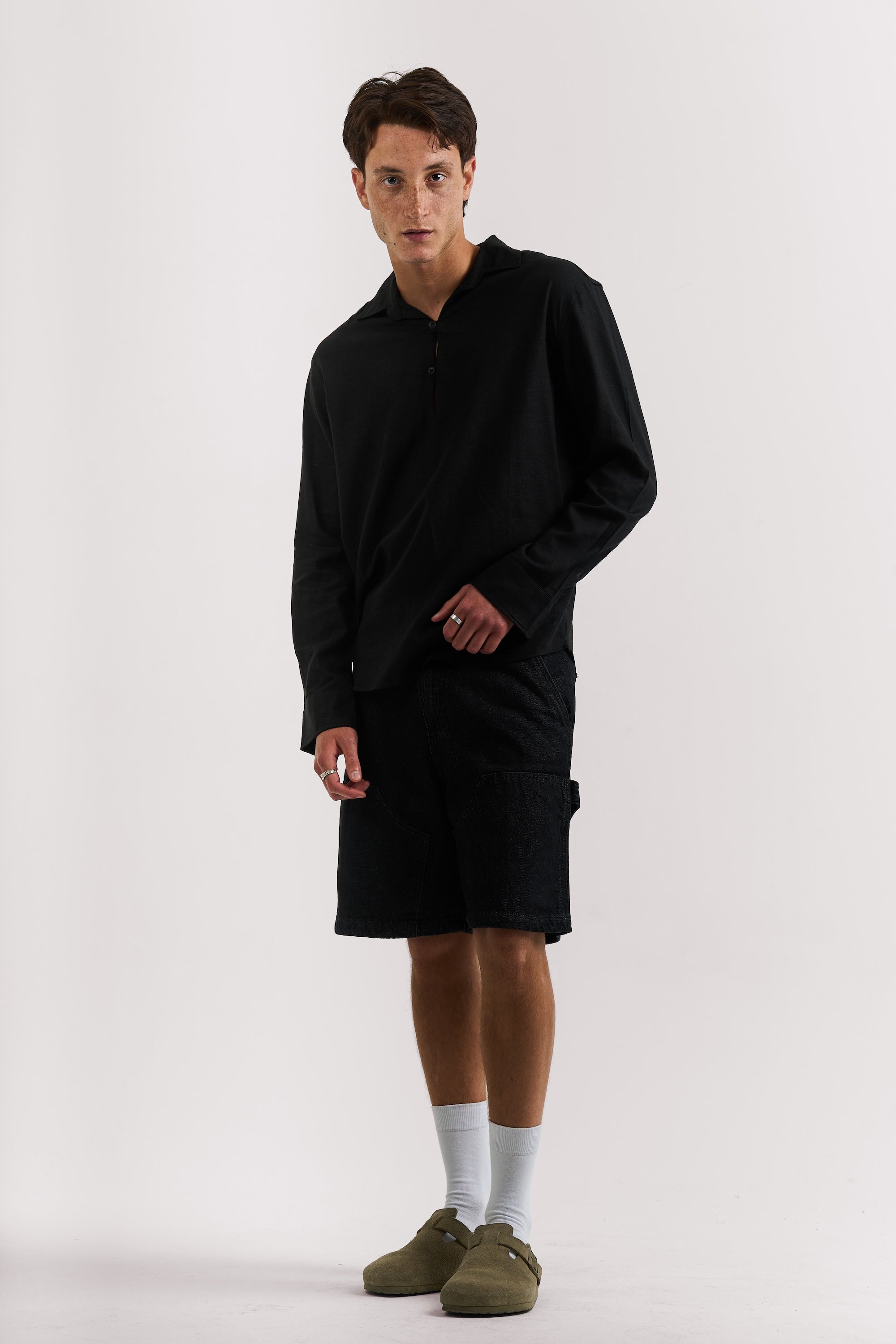 BLACK POPOVER SHIRT