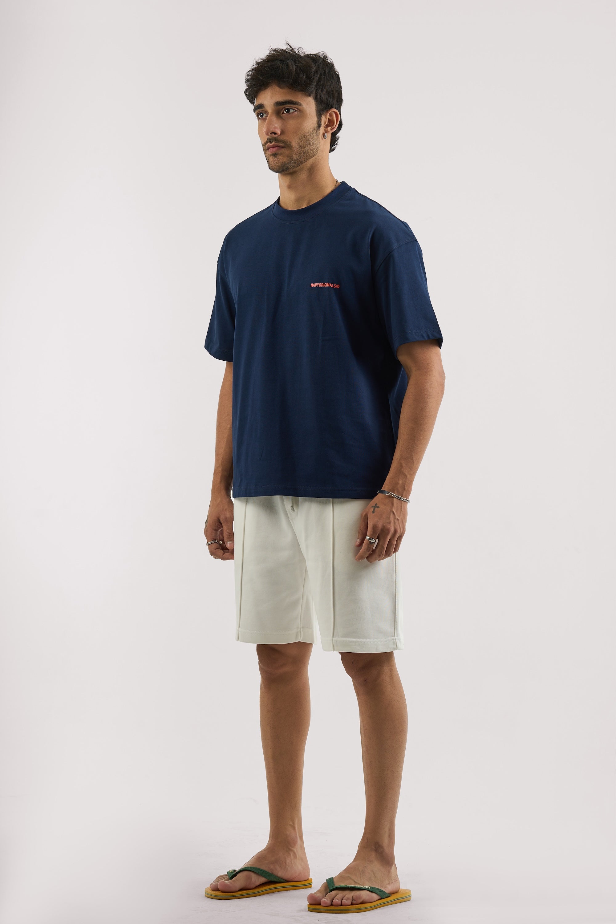 WHITE ESSENTIAL SHORT