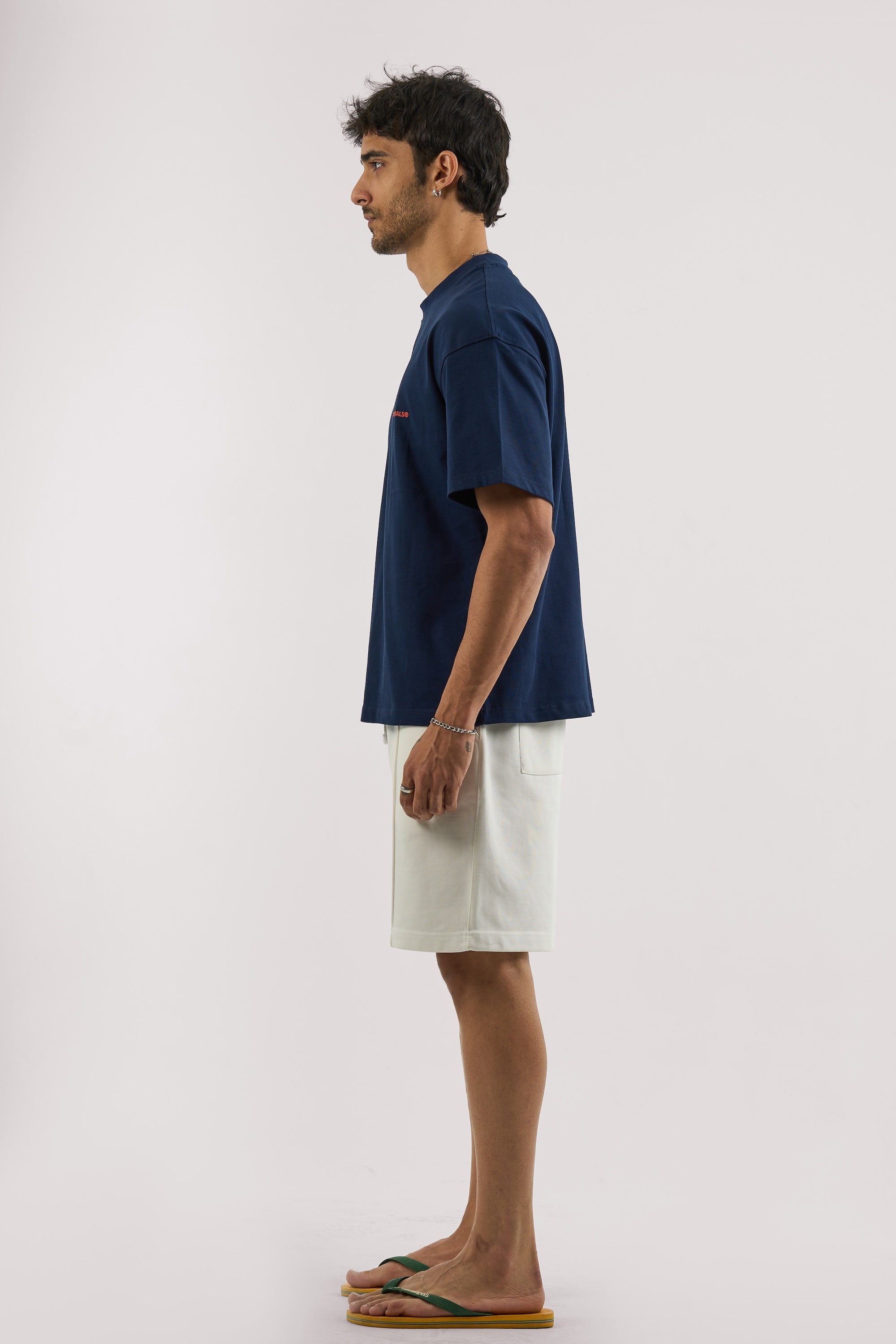 WHITE ESSENTIAL SHORT