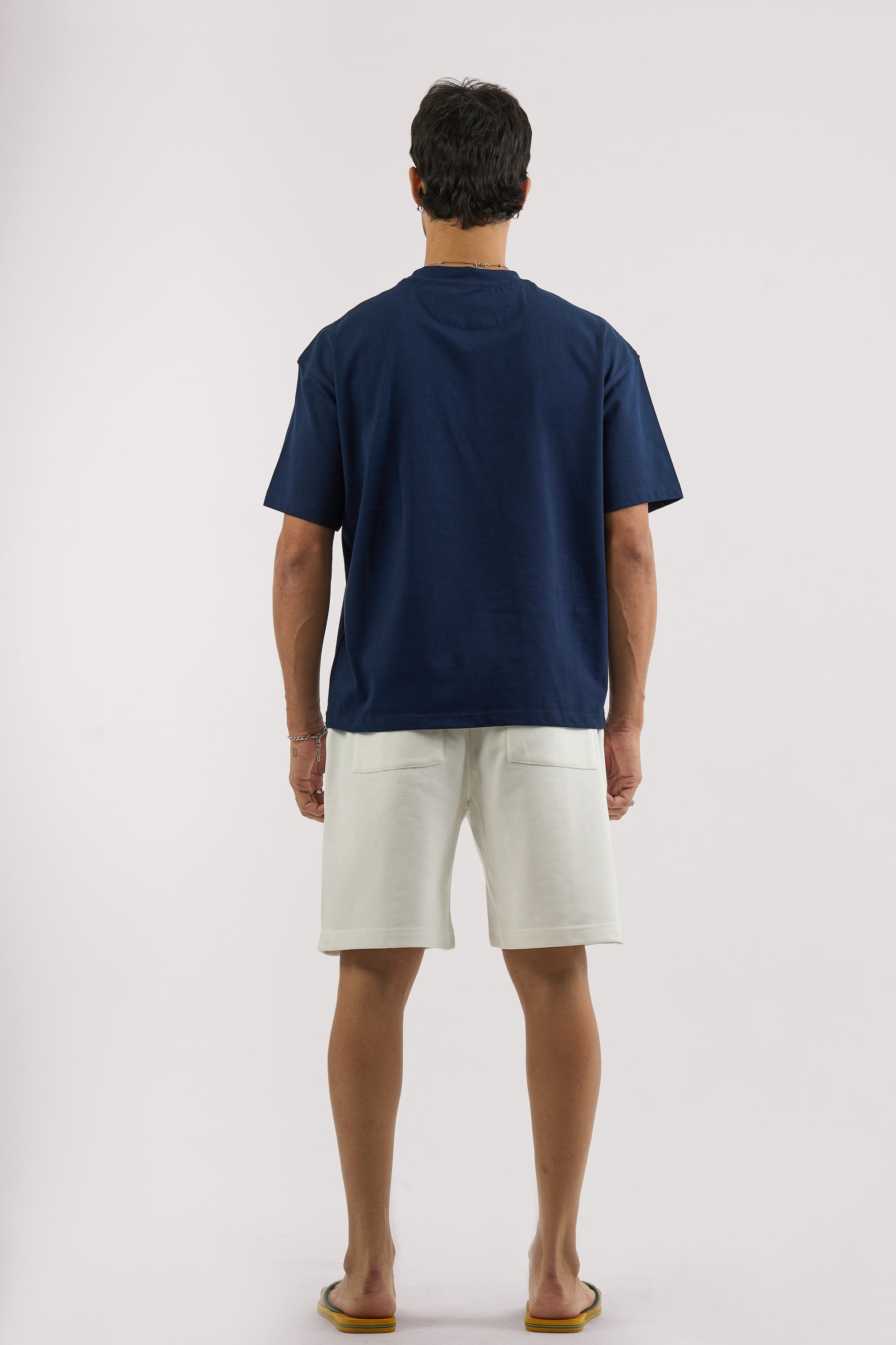 WHITE ESSENTIAL SHORT