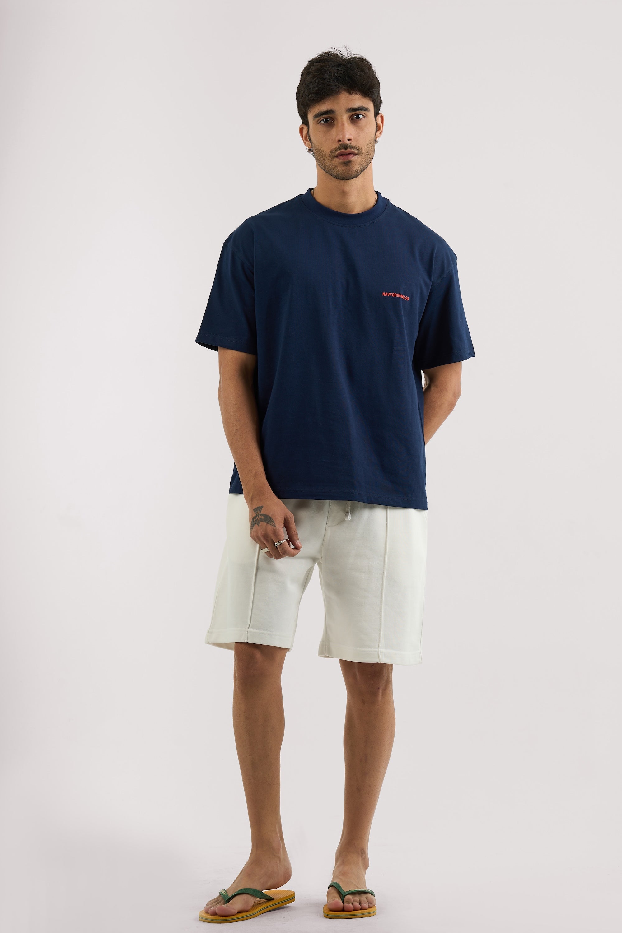 WHITE ESSENTIAL SHORT